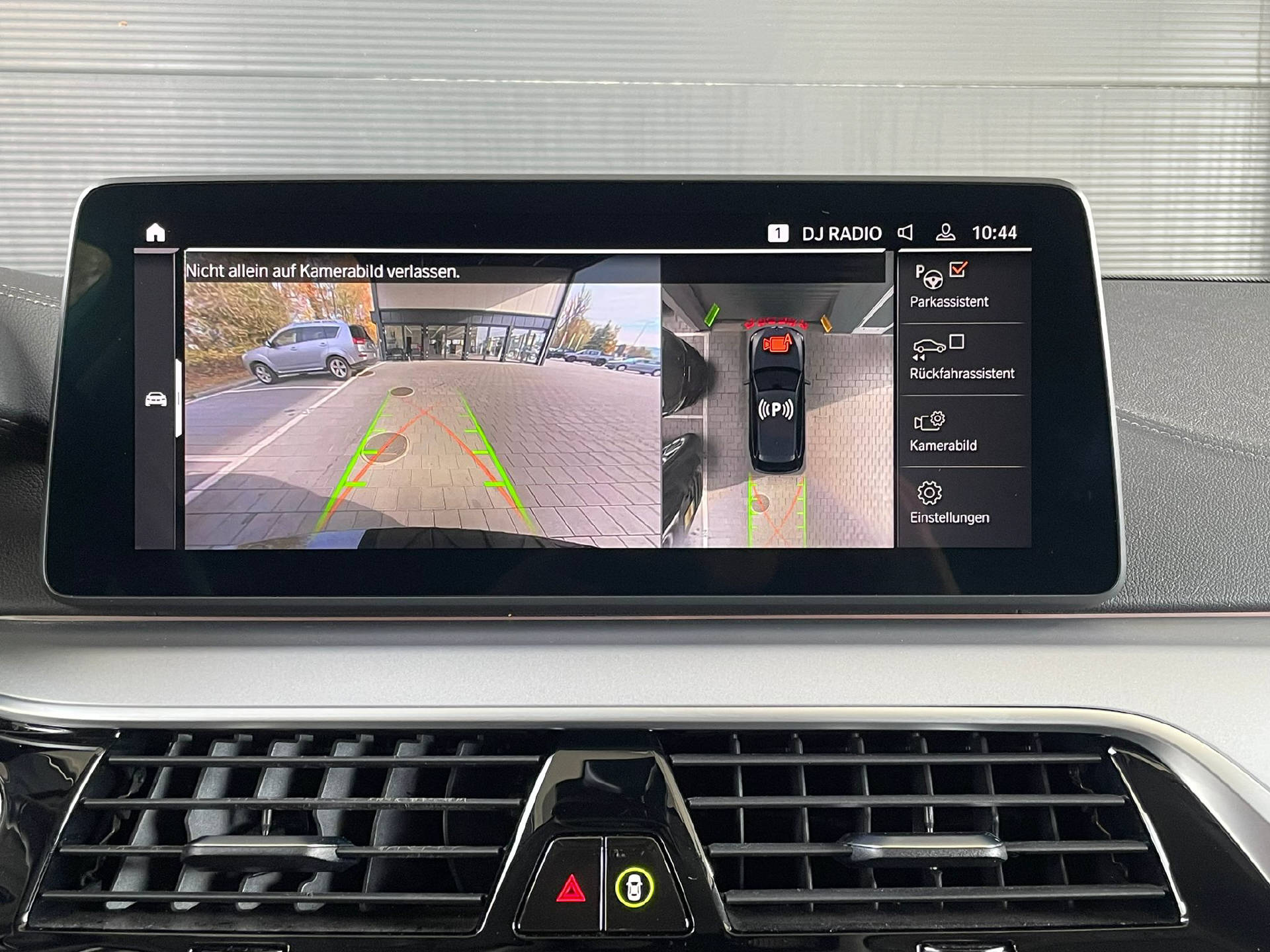 BMW 530d xDrive Touring-image-9