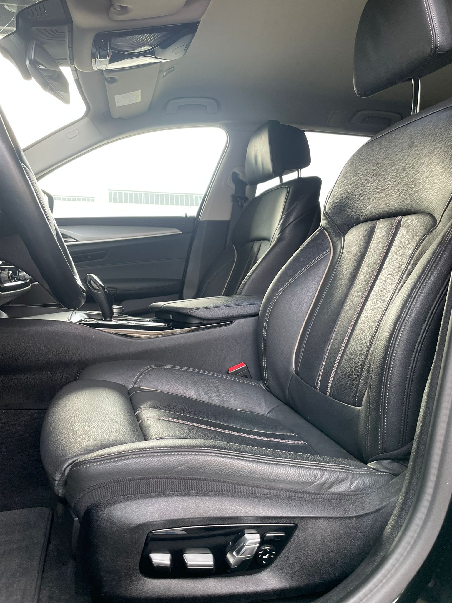 BMW 530d xDrive Touring-image-6