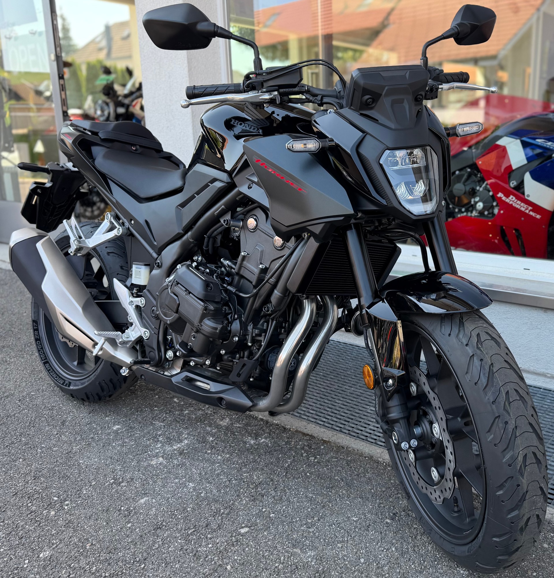 HONDA CB 500 Hornet NEW * E-Clutch * 2026-showroom-element-2