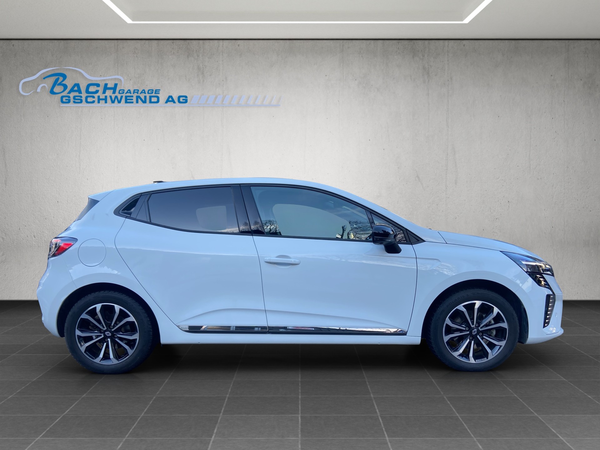 RENAULT Clio 1.6 E-Tech Techno-image-2
