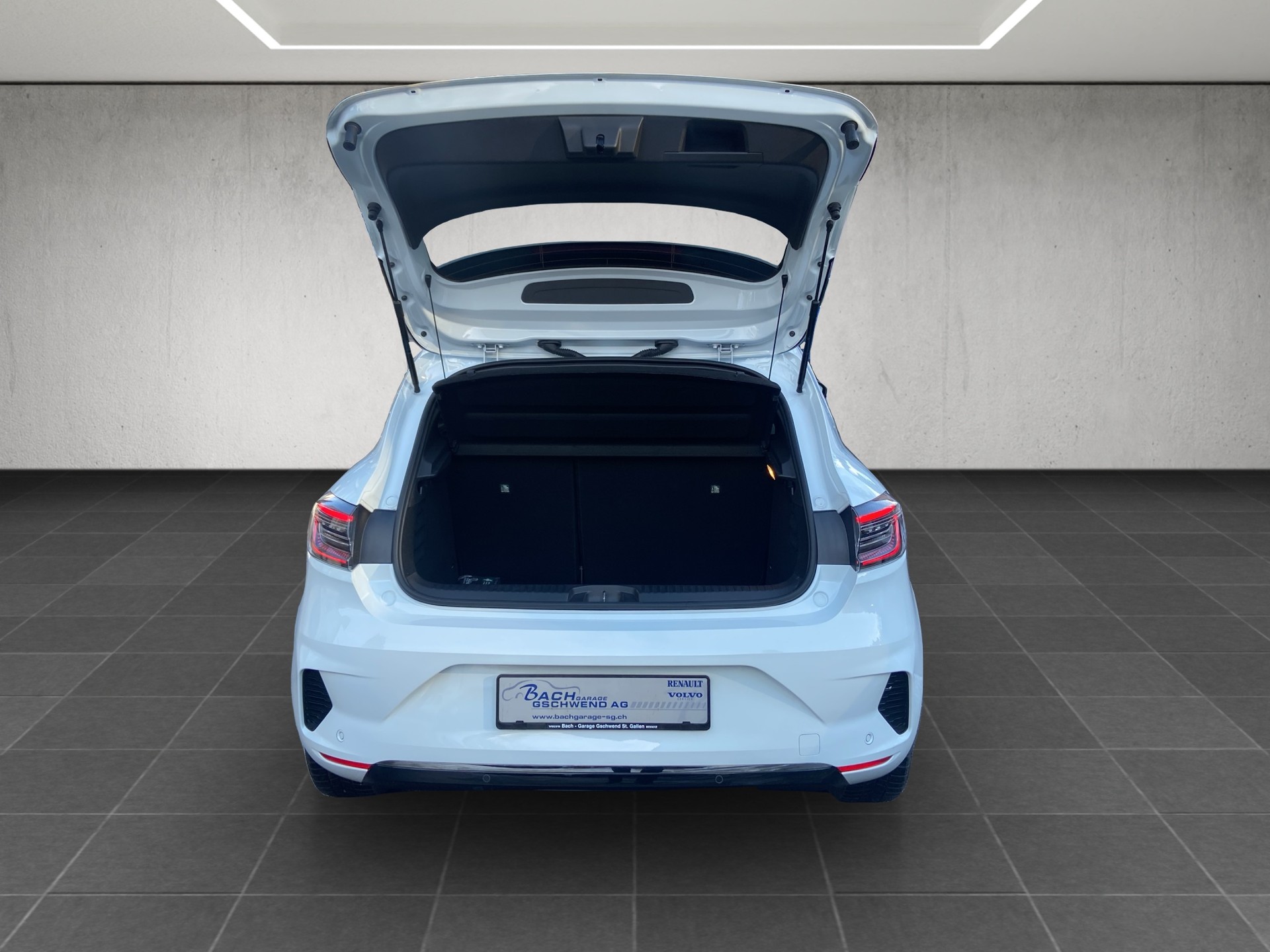 RENAULT Clio 1.6 E-Tech Techno-image-12
