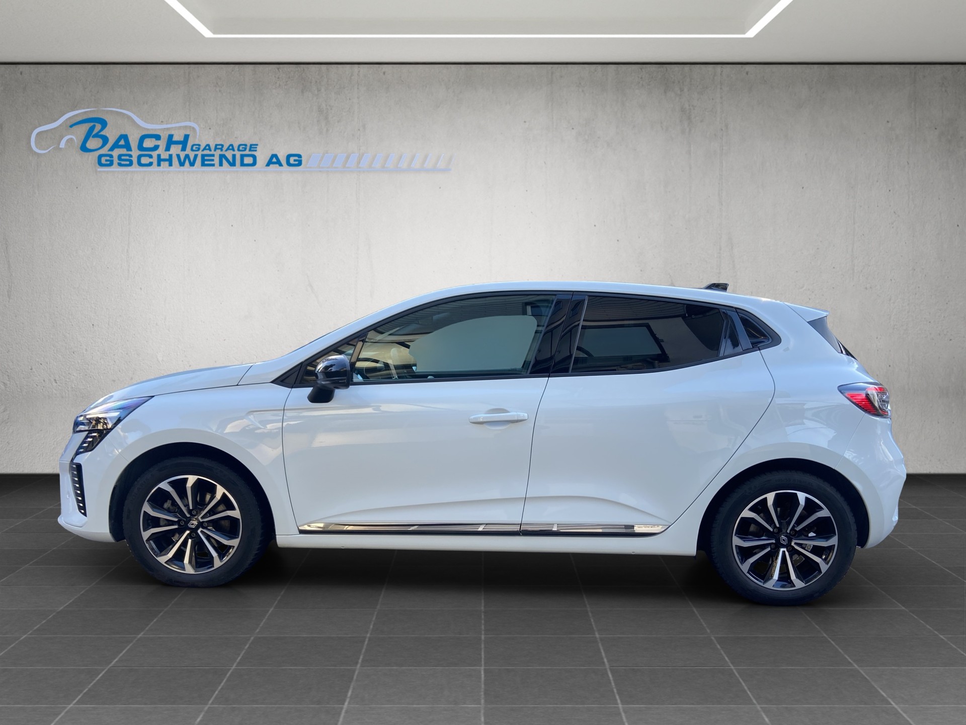 RENAULT Clio 1.6 E-Tech Techno-image-5