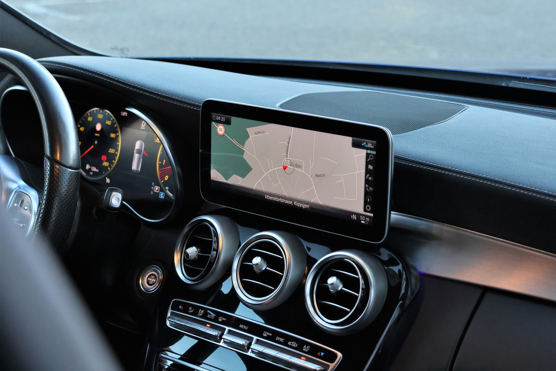 MERCEDES-BENZ C 400 AMG Line 4Matic 9G-Tronic (CH) + 1.8T AHK-image-16