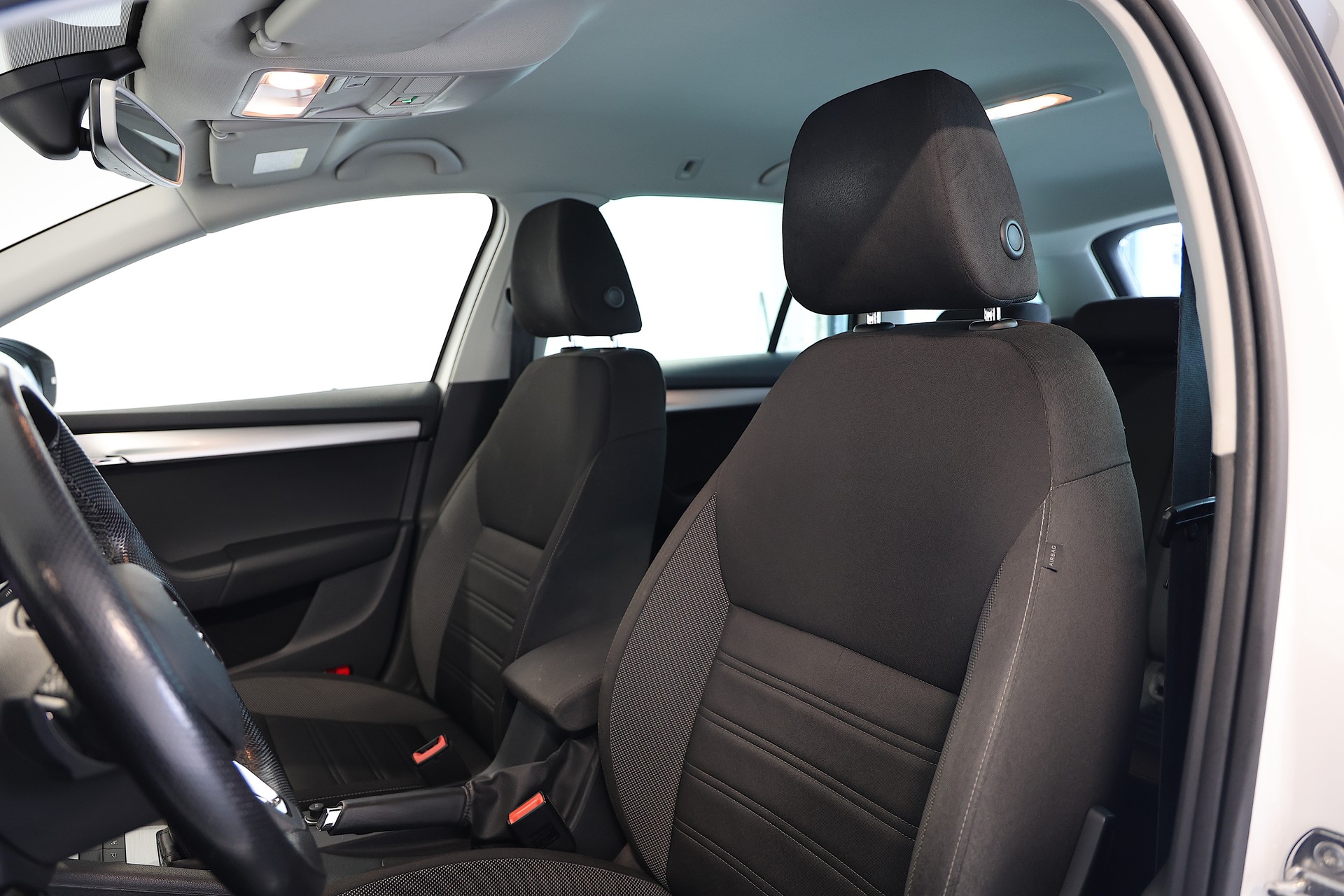 SKODA Octavia Combi 2.0 TDI Ambition 4x4 DSG-image-7