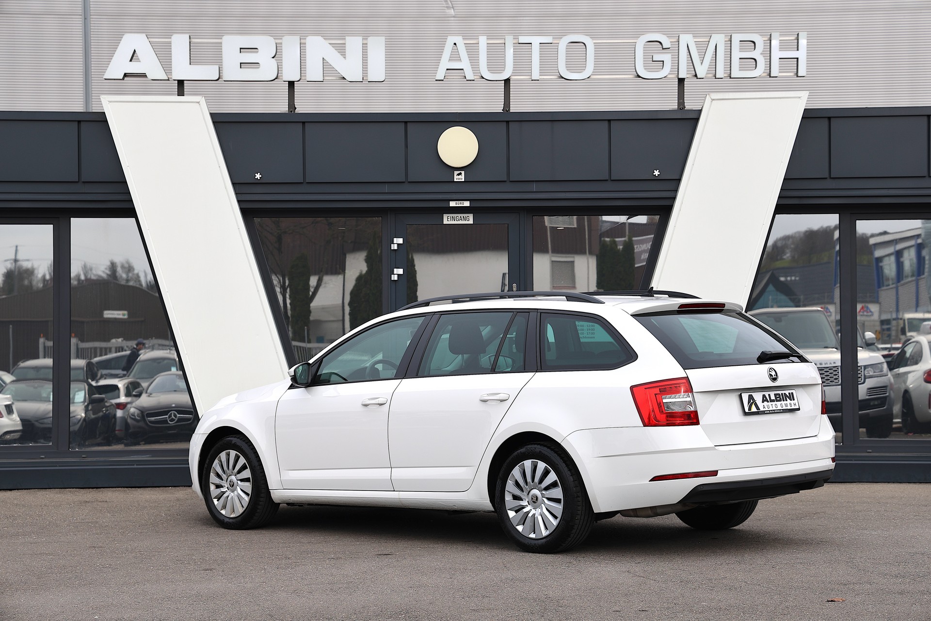 SKODA Octavia Combi 2.0 TDI Ambition 4x4 DSG-image-4