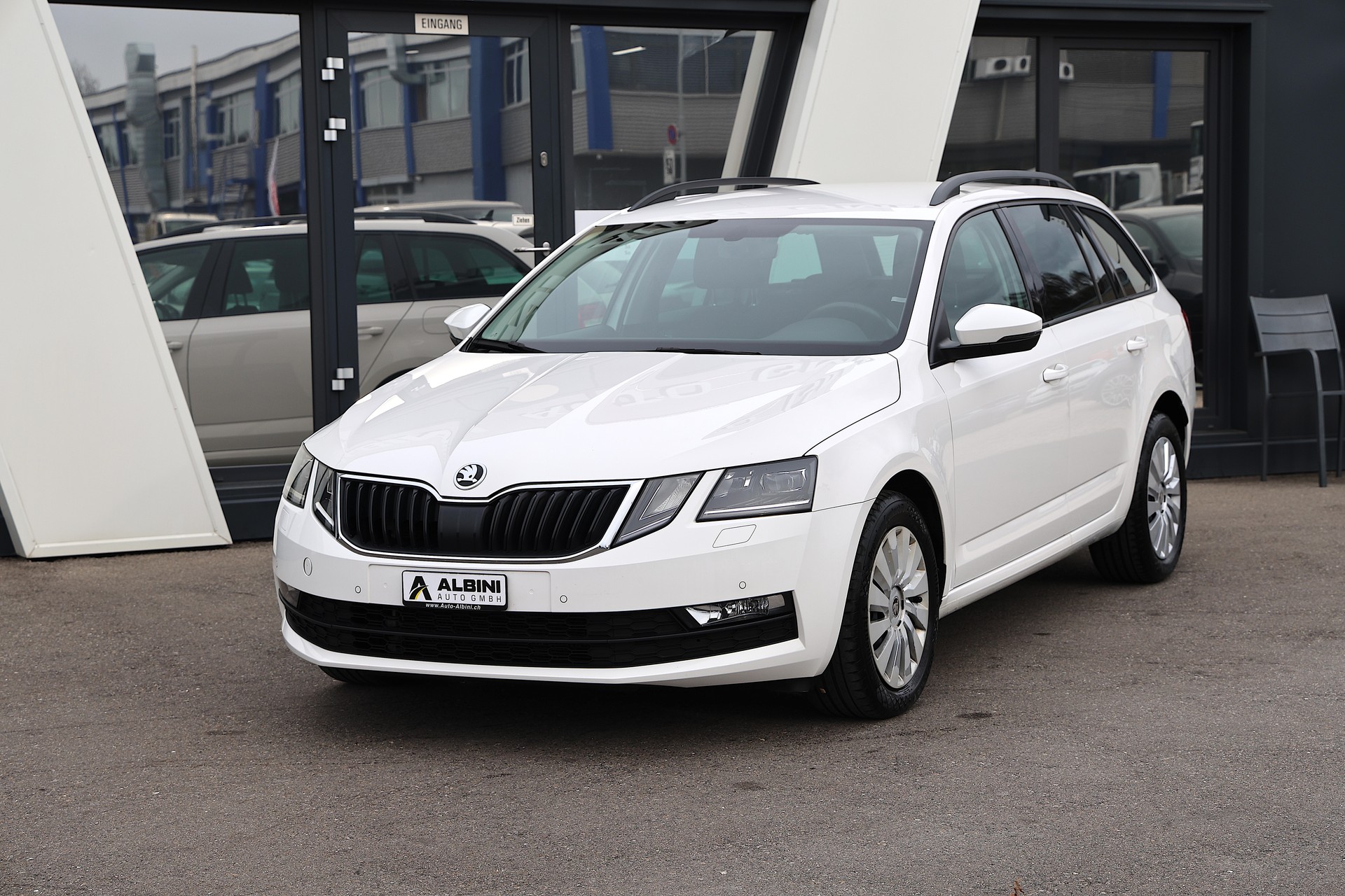 SKODA Octavia Combi 2.0 TDI Ambition 4x4 DSG-image-1