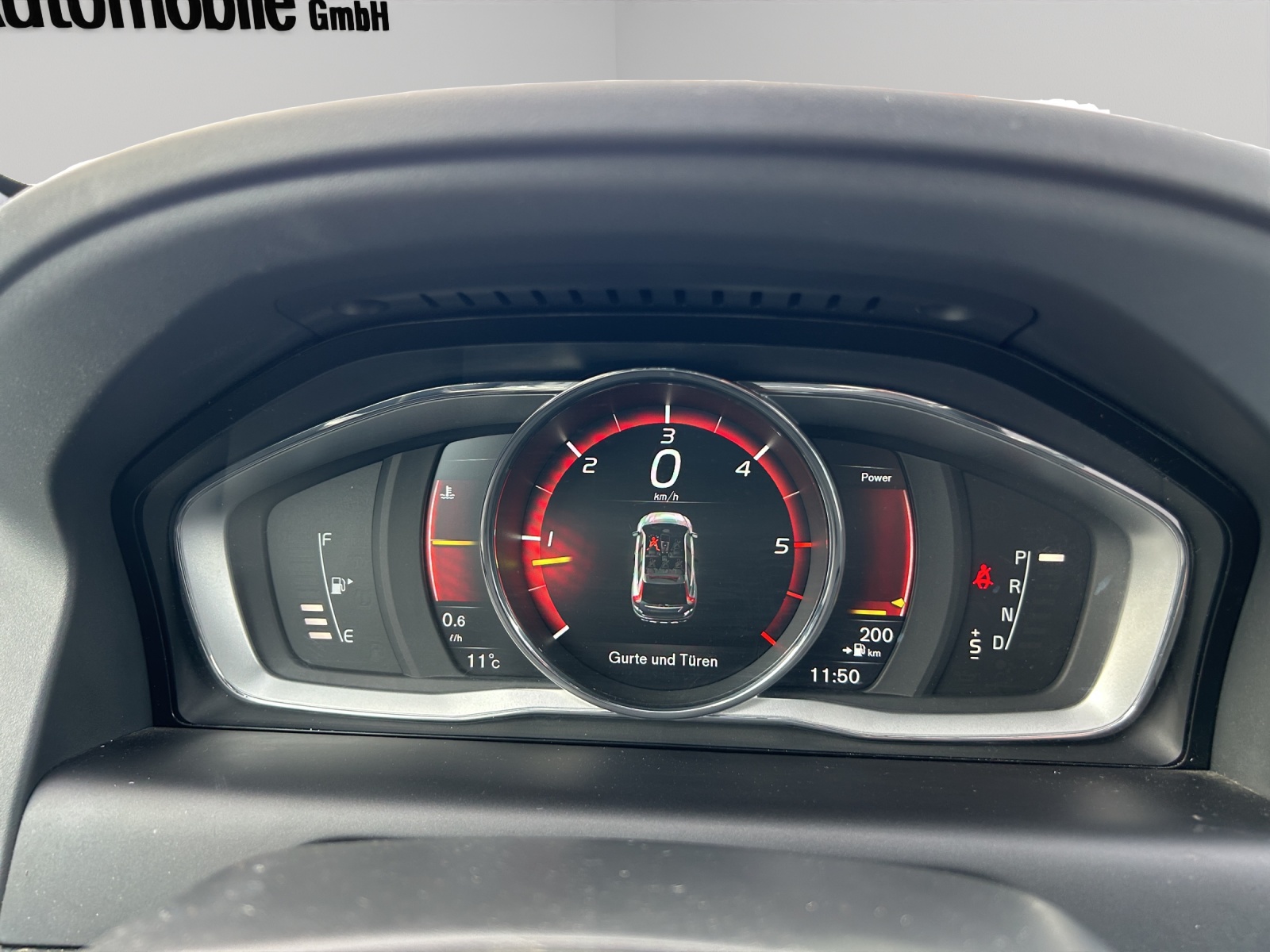 VOLVO XC60 D4 AWD Momentum Geartronic-image-21
