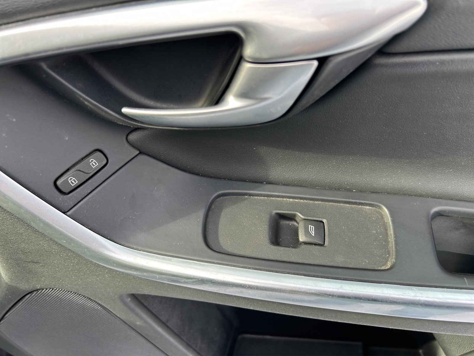 VOLVO XC60 D4 AWD Momentum Geartronic-image-14