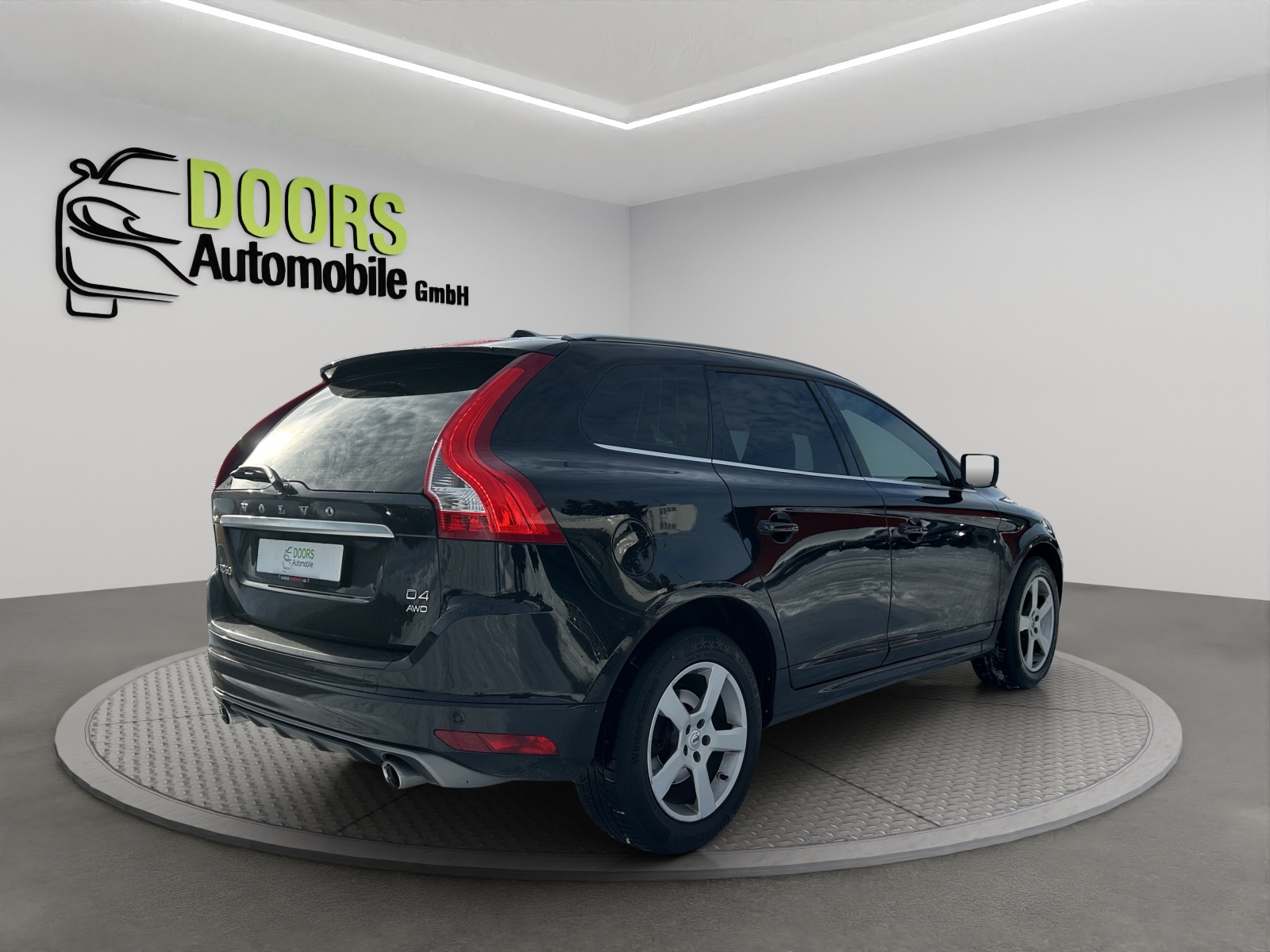 VOLVO XC60 D4 AWD Momentum Geartronic-image-3