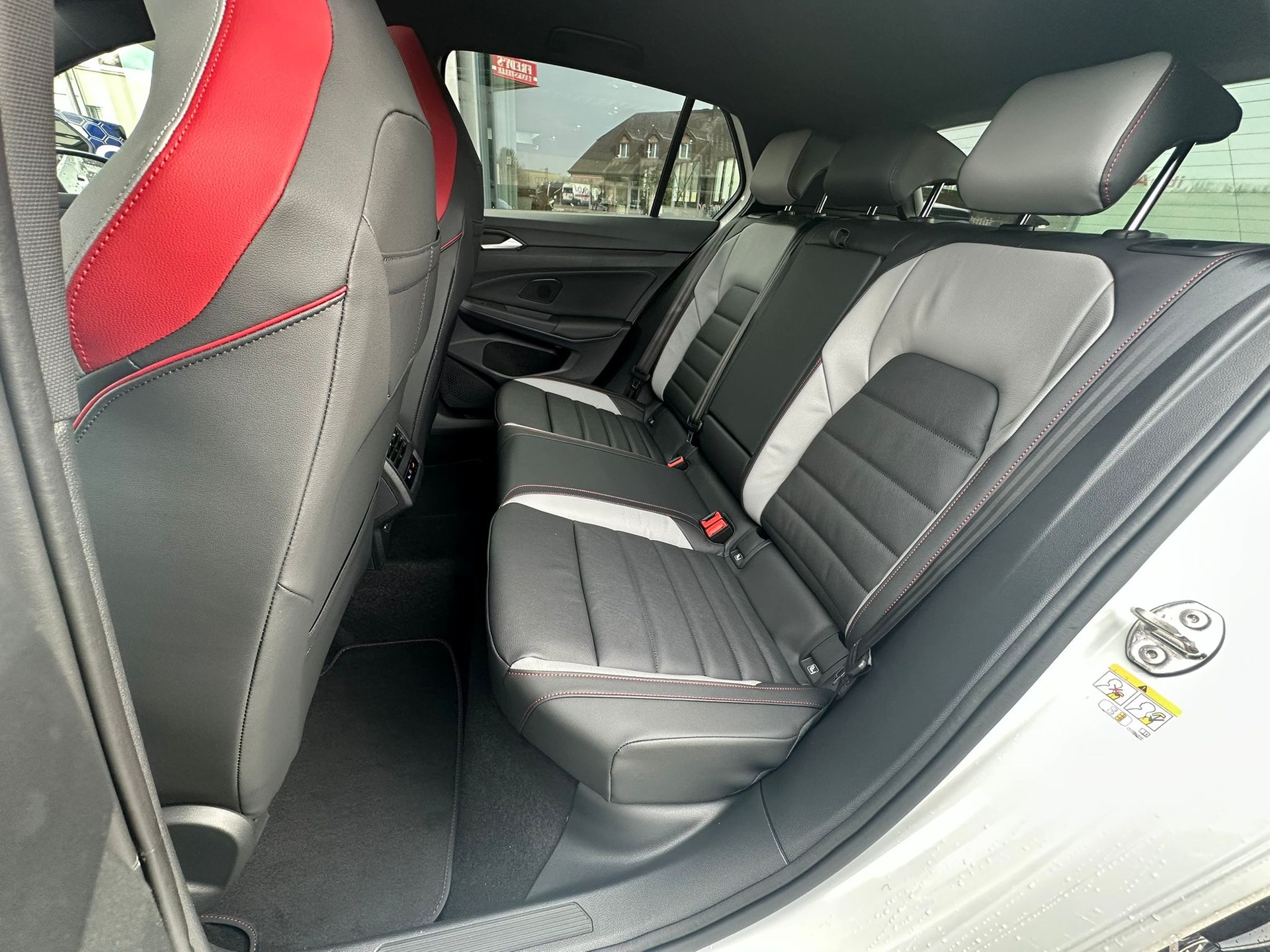 VW Golf 2.0 TSI GTI DSG-image-25