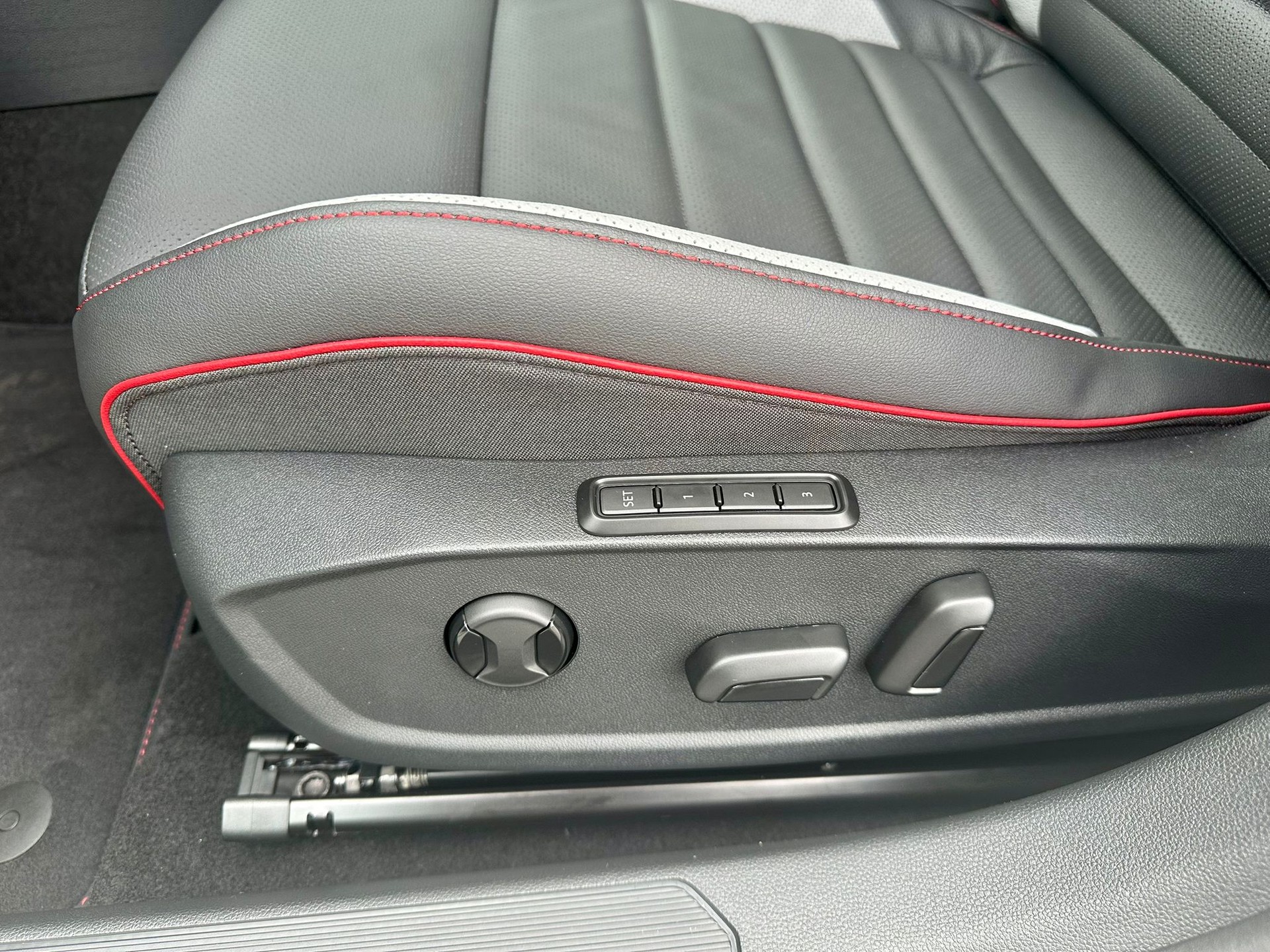VW Golf 2.0 TSI GTI DSG-image-21