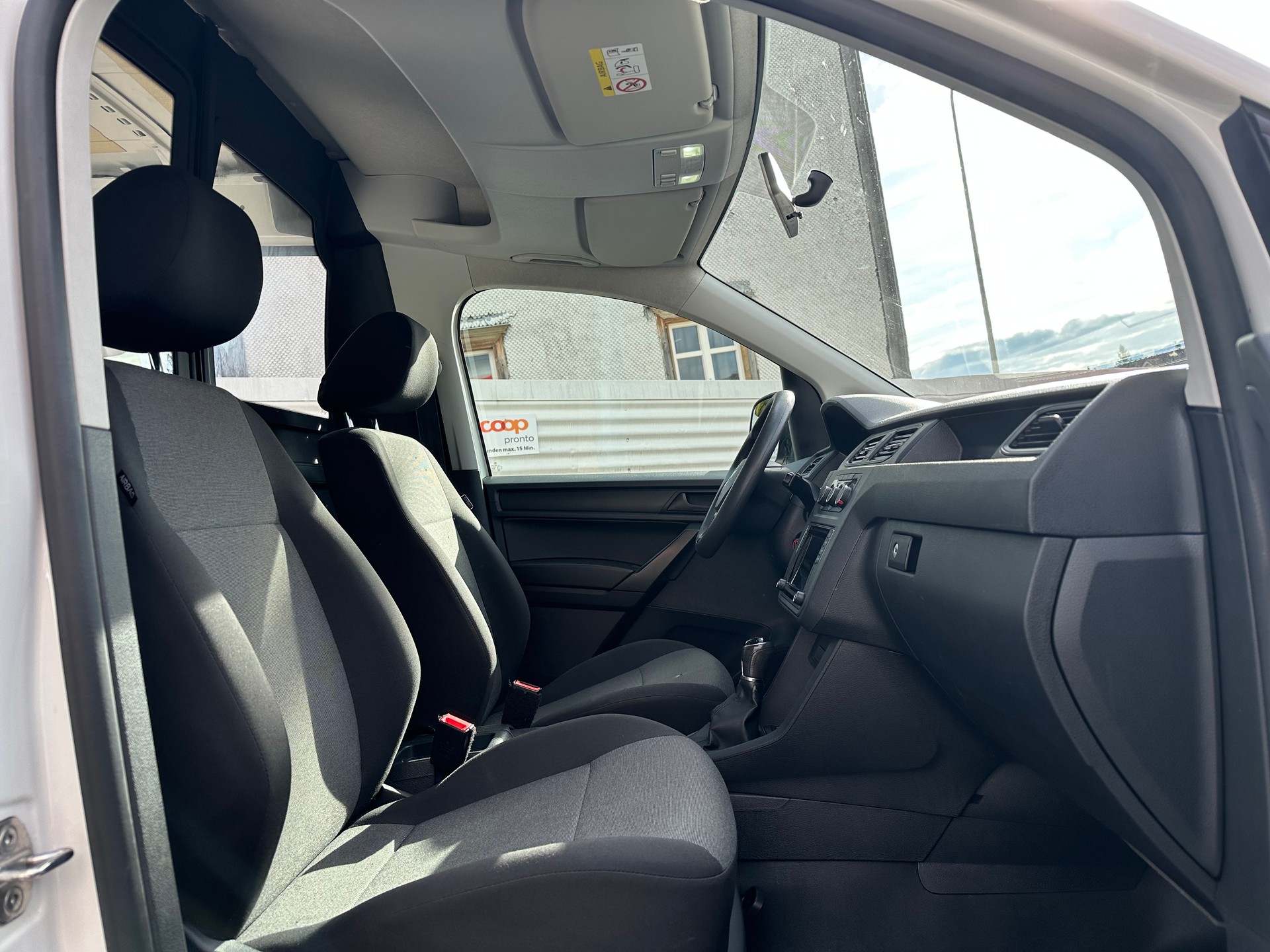 VW Caddy Maxi 2.0TDI 4Motion BlueMotion Technology-image-6