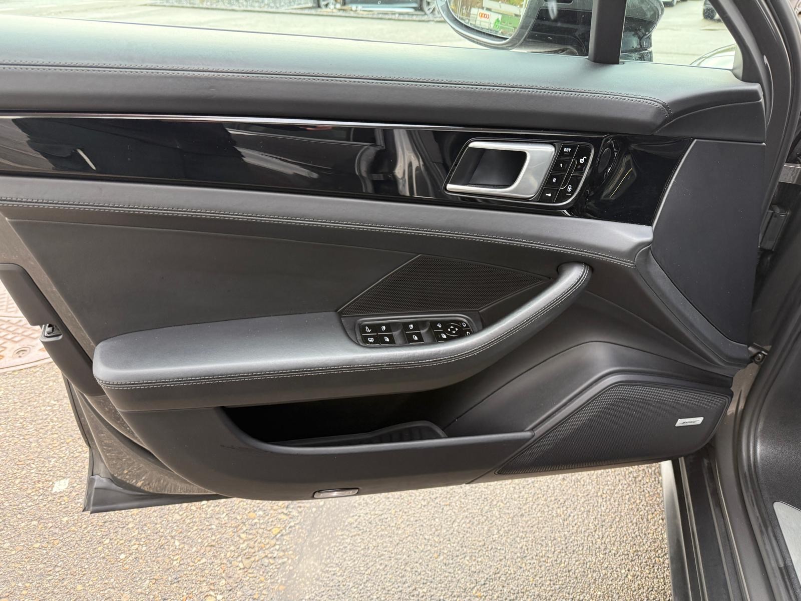 PORSCHE Panamera 4 E-Hybrid PDK-image-16