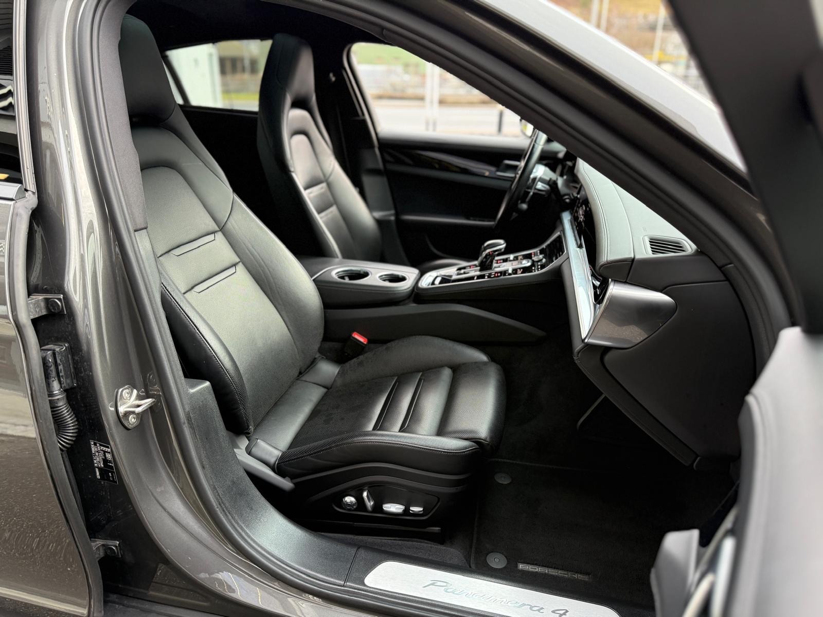 PORSCHE Panamera 4 E-Hybrid PDK-image-25