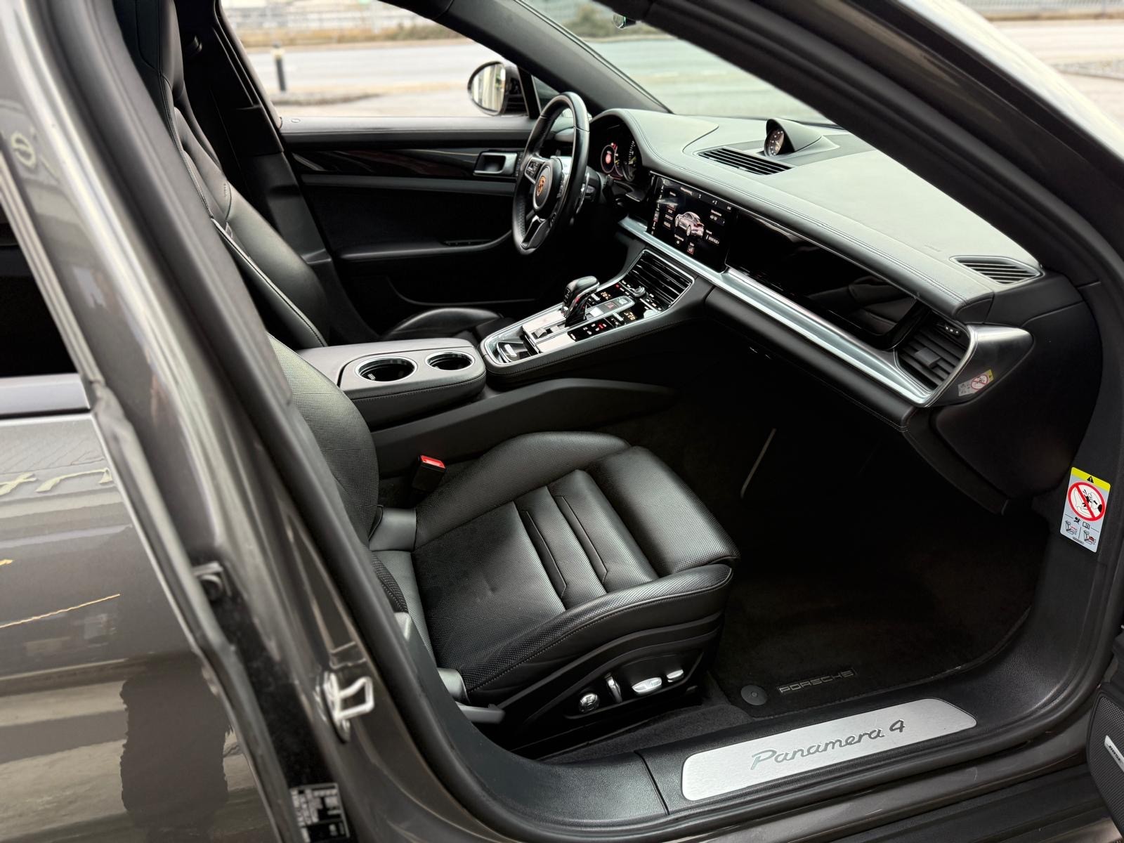 PORSCHE Panamera 4 E-Hybrid PDK-image-23