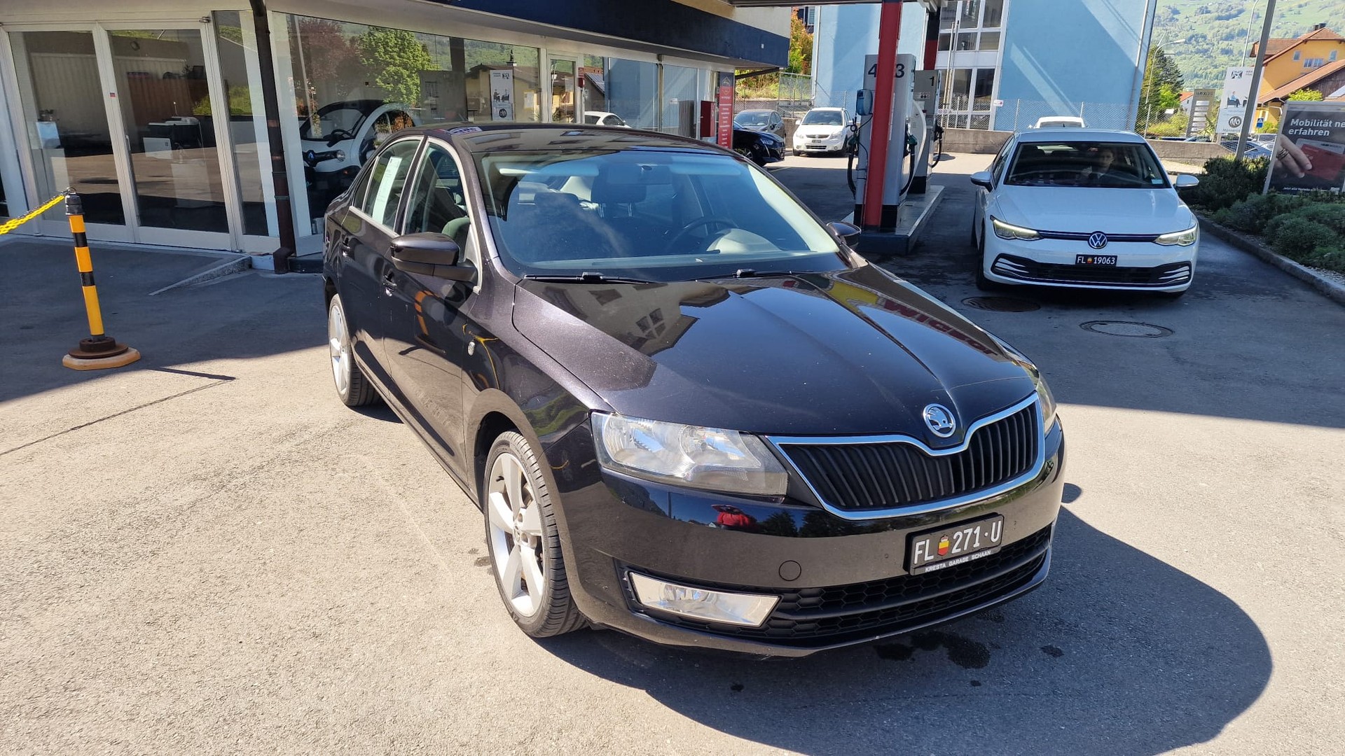 SKODA Rapid 1.4 TSI Ambition DSG-image-3