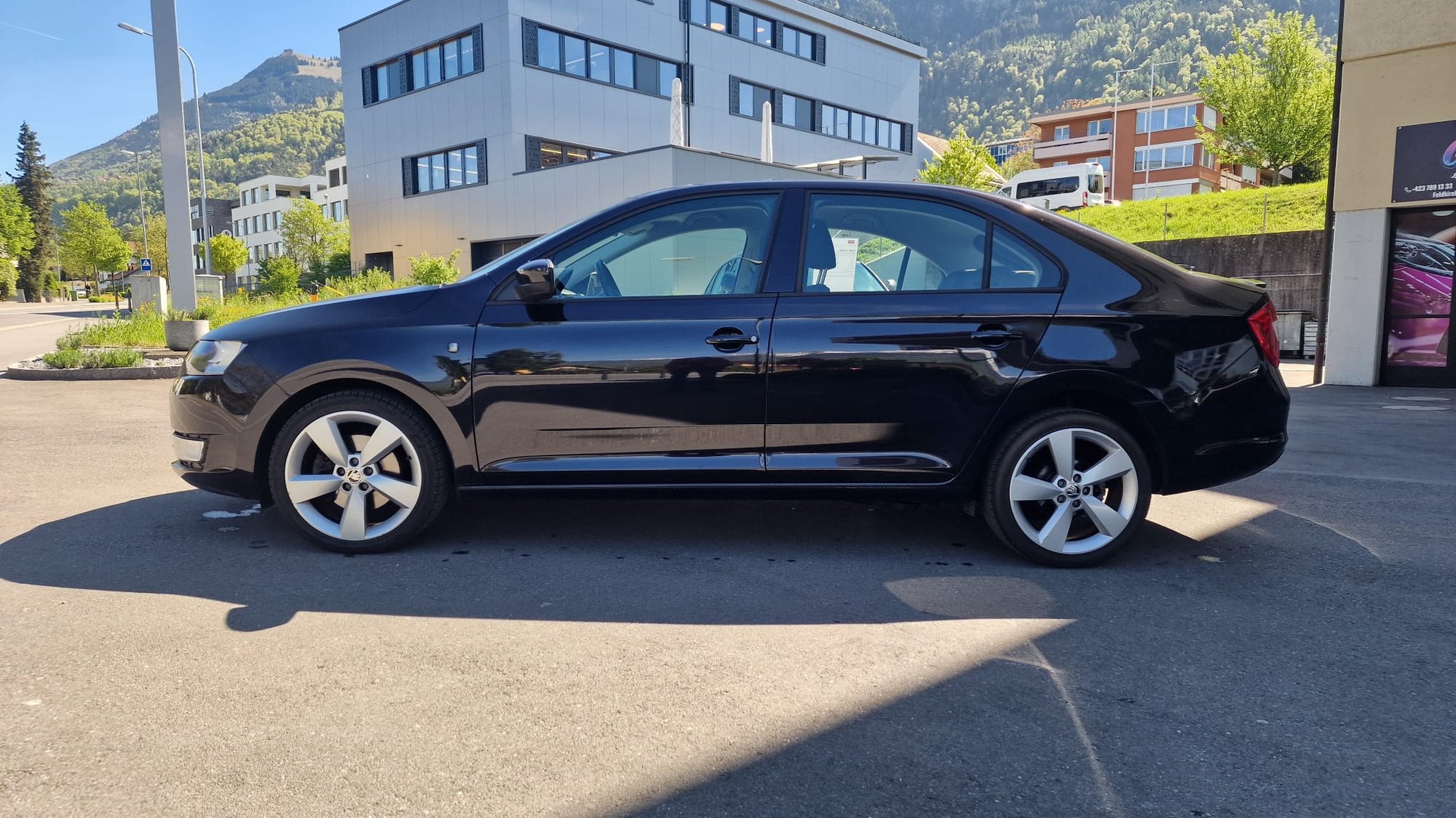 SKODA Rapid 1.4 TSI Ambition DSG-image-4
