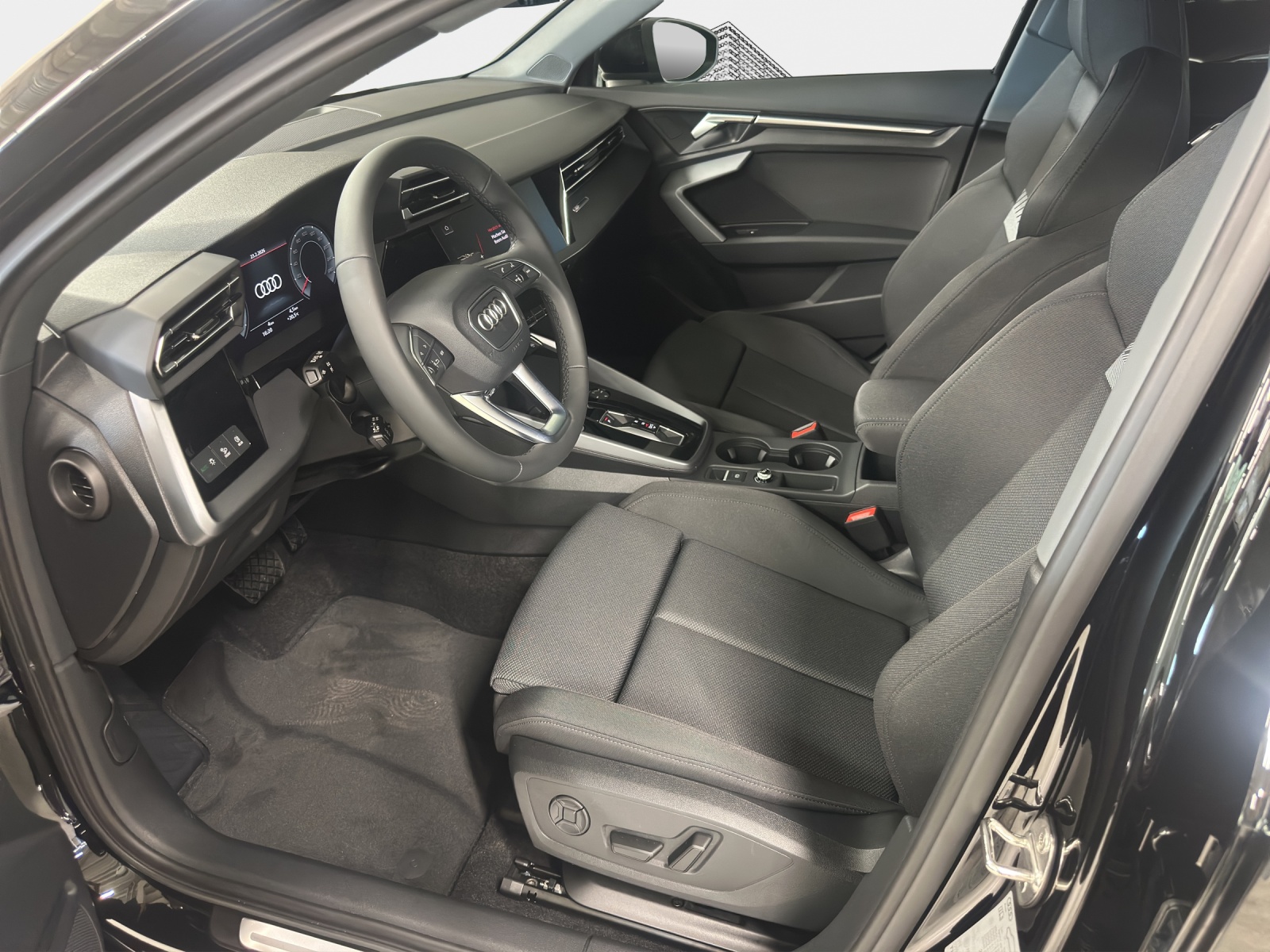 AUDI A3 Sportback TFSI 110 kW advanced Attraction S-tronic-image-9