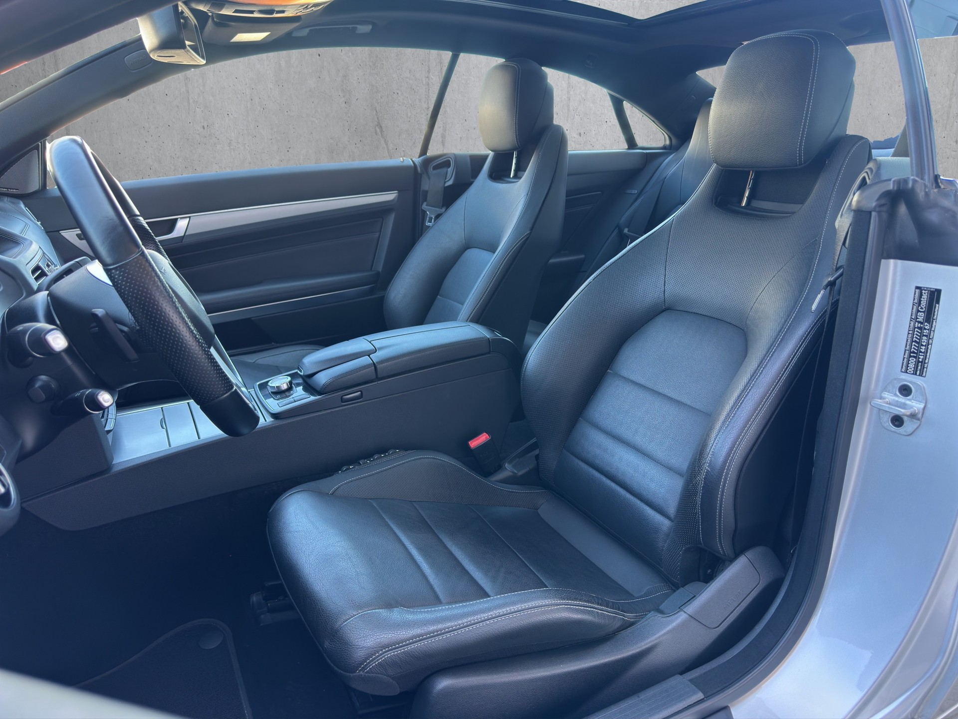 MERCEDES-BENZ E 300 Coupé-image-15