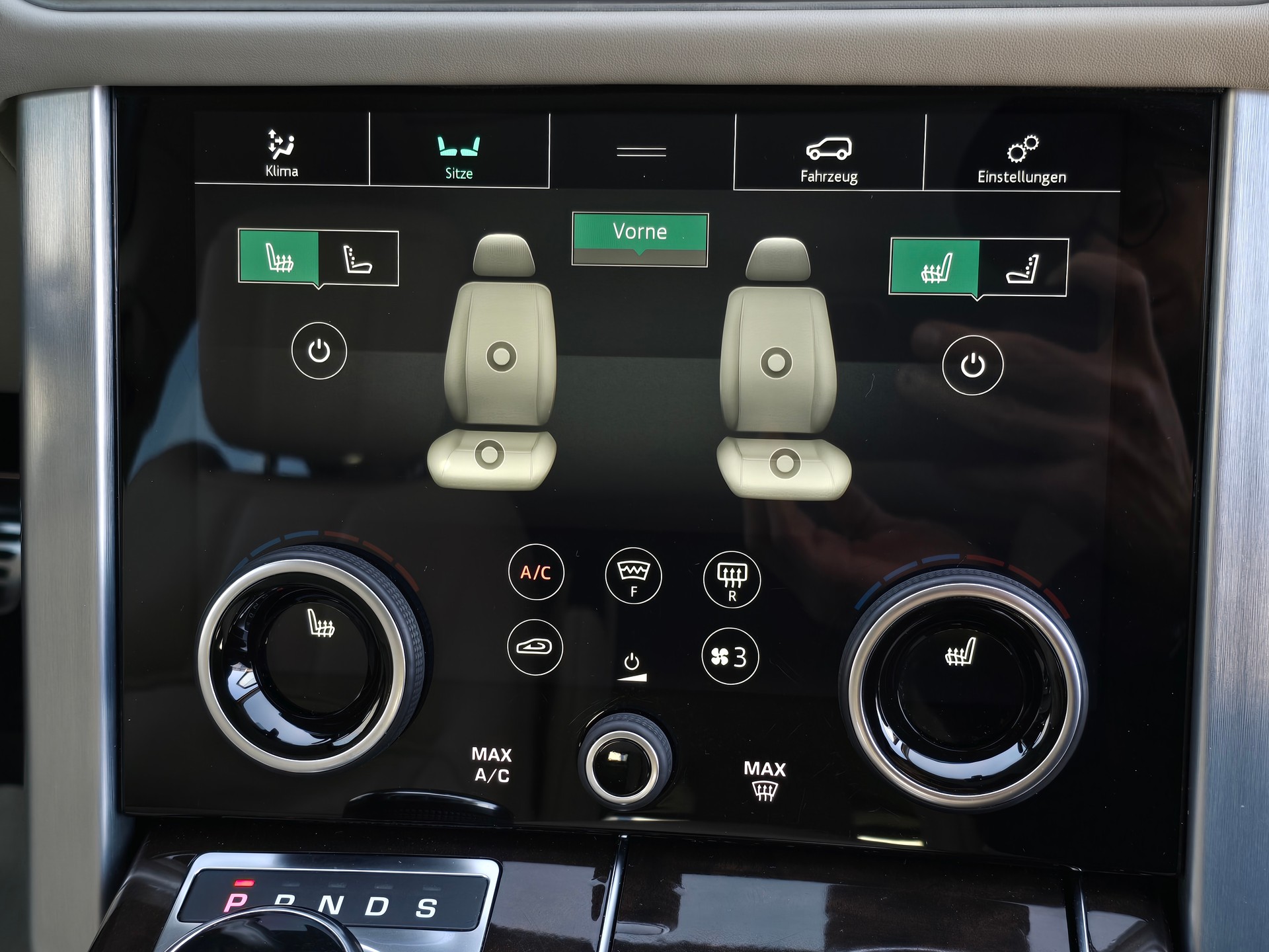 LAND ROVER Range Rover 5.0 V8 525 PS S/C AB Autobiography Automatic-image-18