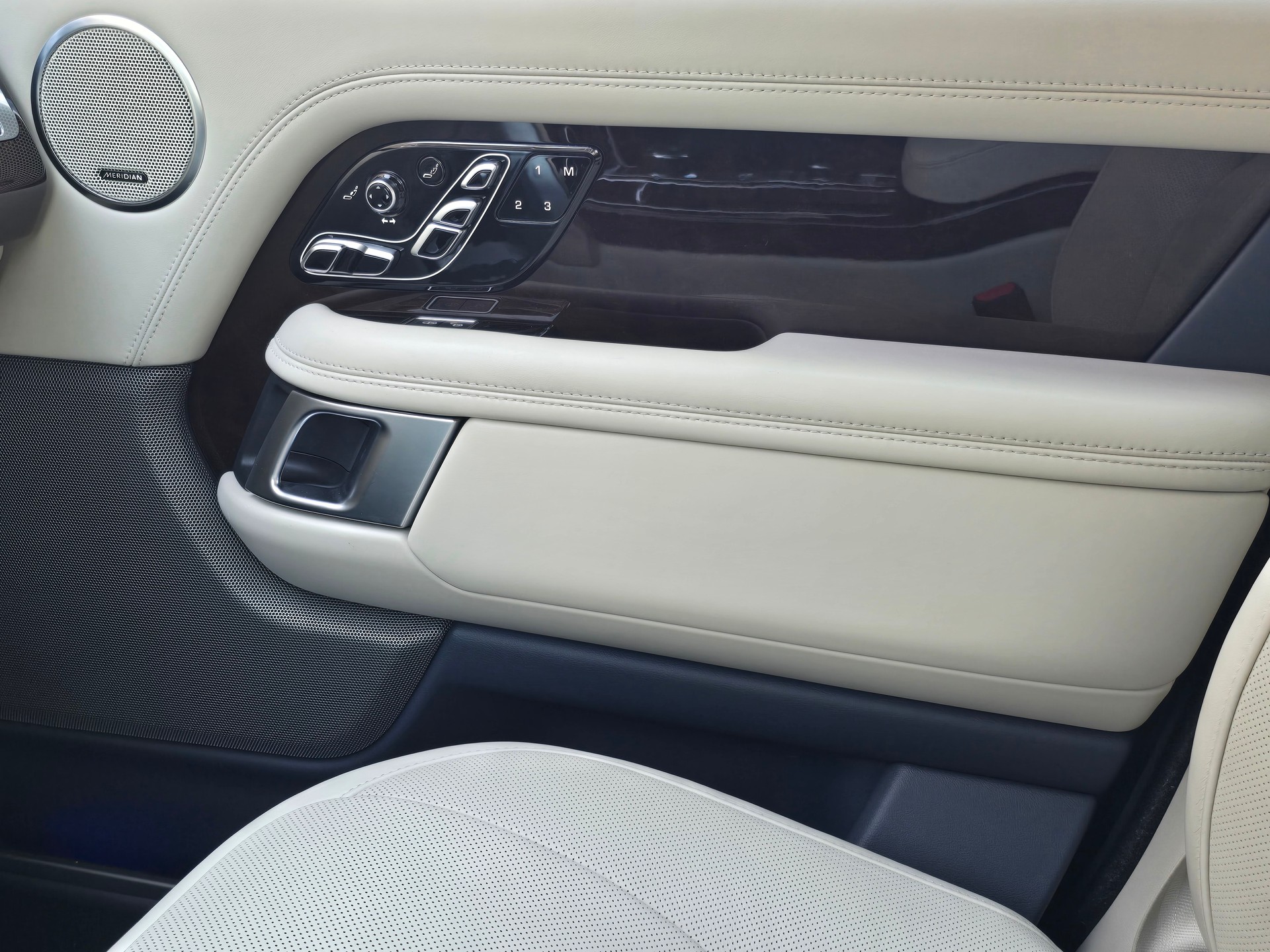 LAND ROVER Range Rover 5.0 V8 525 PS S/C AB Autobiography Automatic-image-29