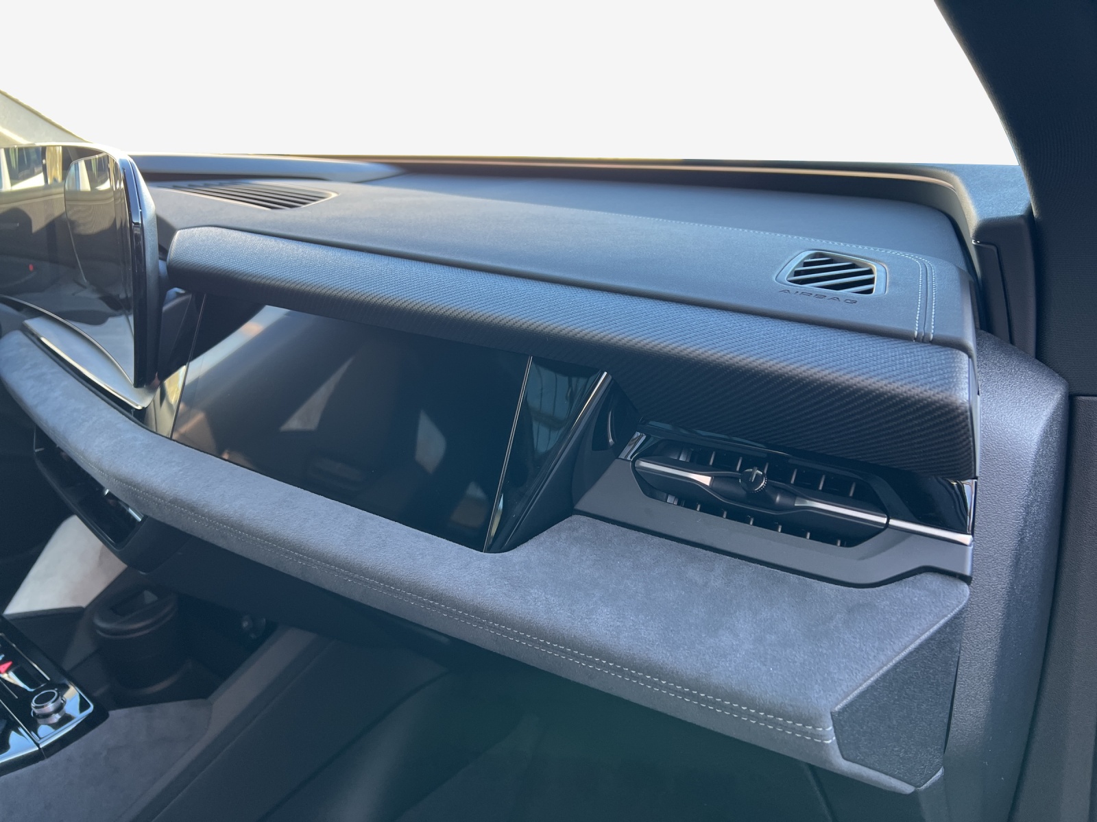 AUDI Q6 e-tron quattro-image-15