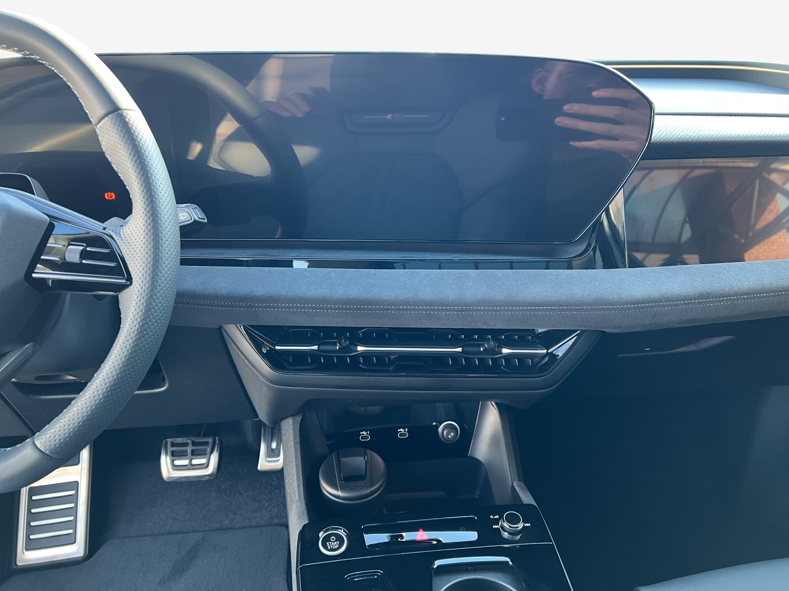 AUDI Q6 e-tron quattro-image-10