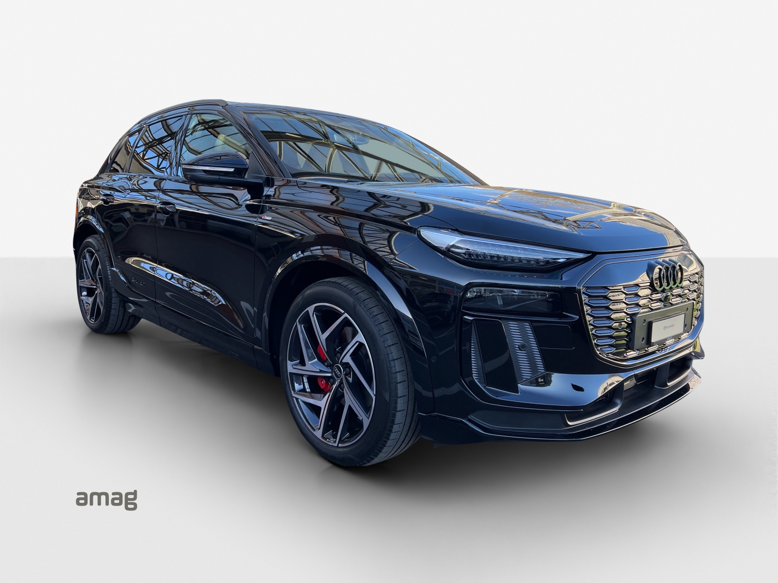 AUDI Q6 e-tron quattro-image-5