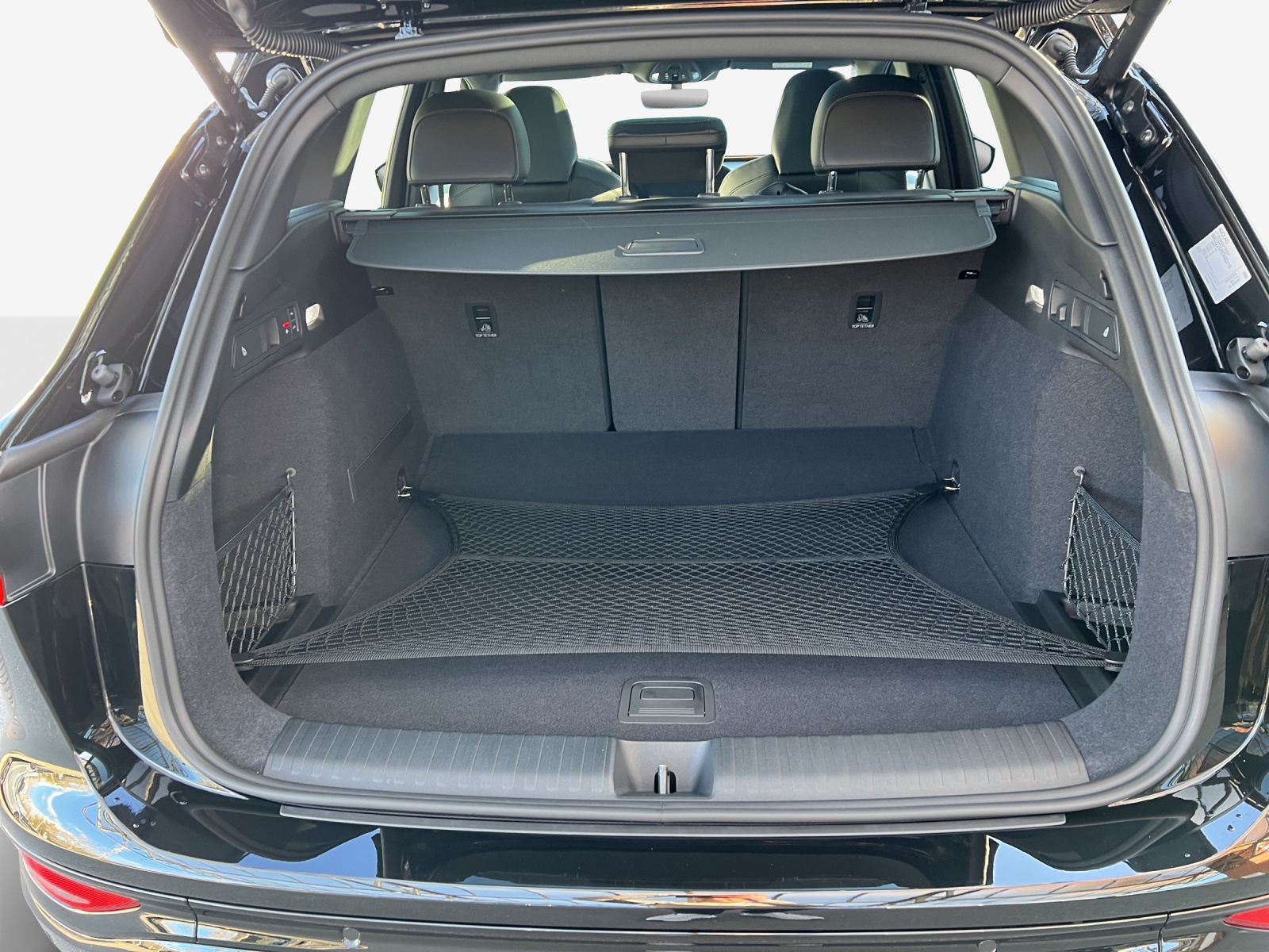 AUDI Q6 e-tron quattro-image-12