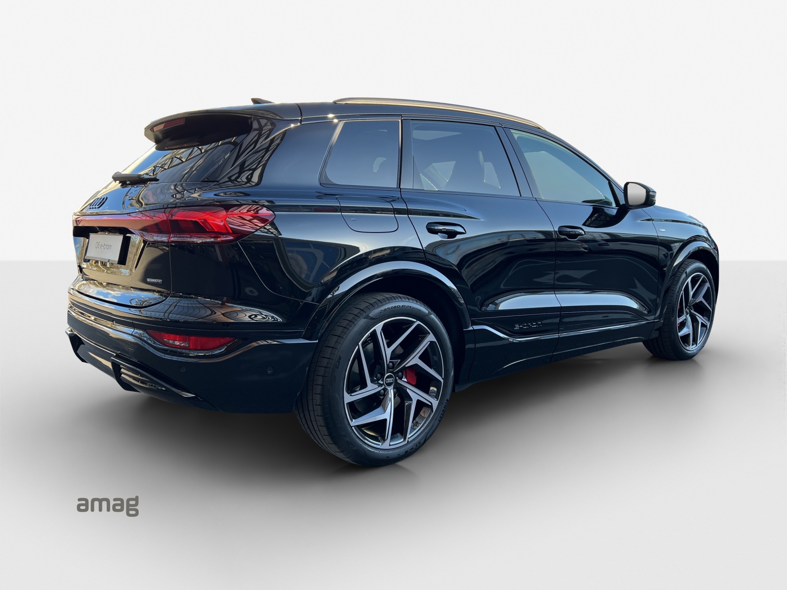 AUDI Q6 e-tron quattro-image-4