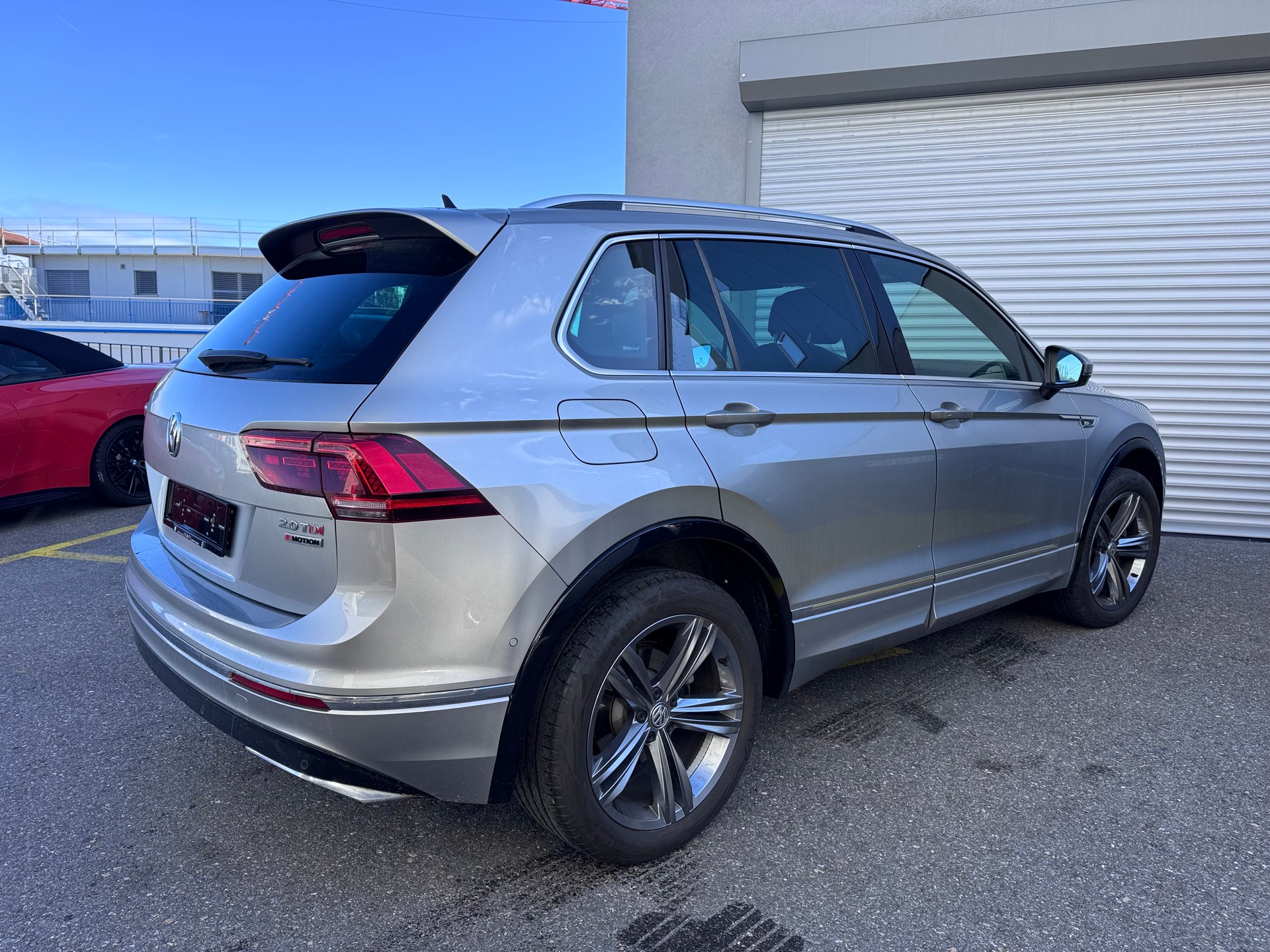 VW Tiguan 2.0 TDI SCR Highline 4Motion DSG-image-2
