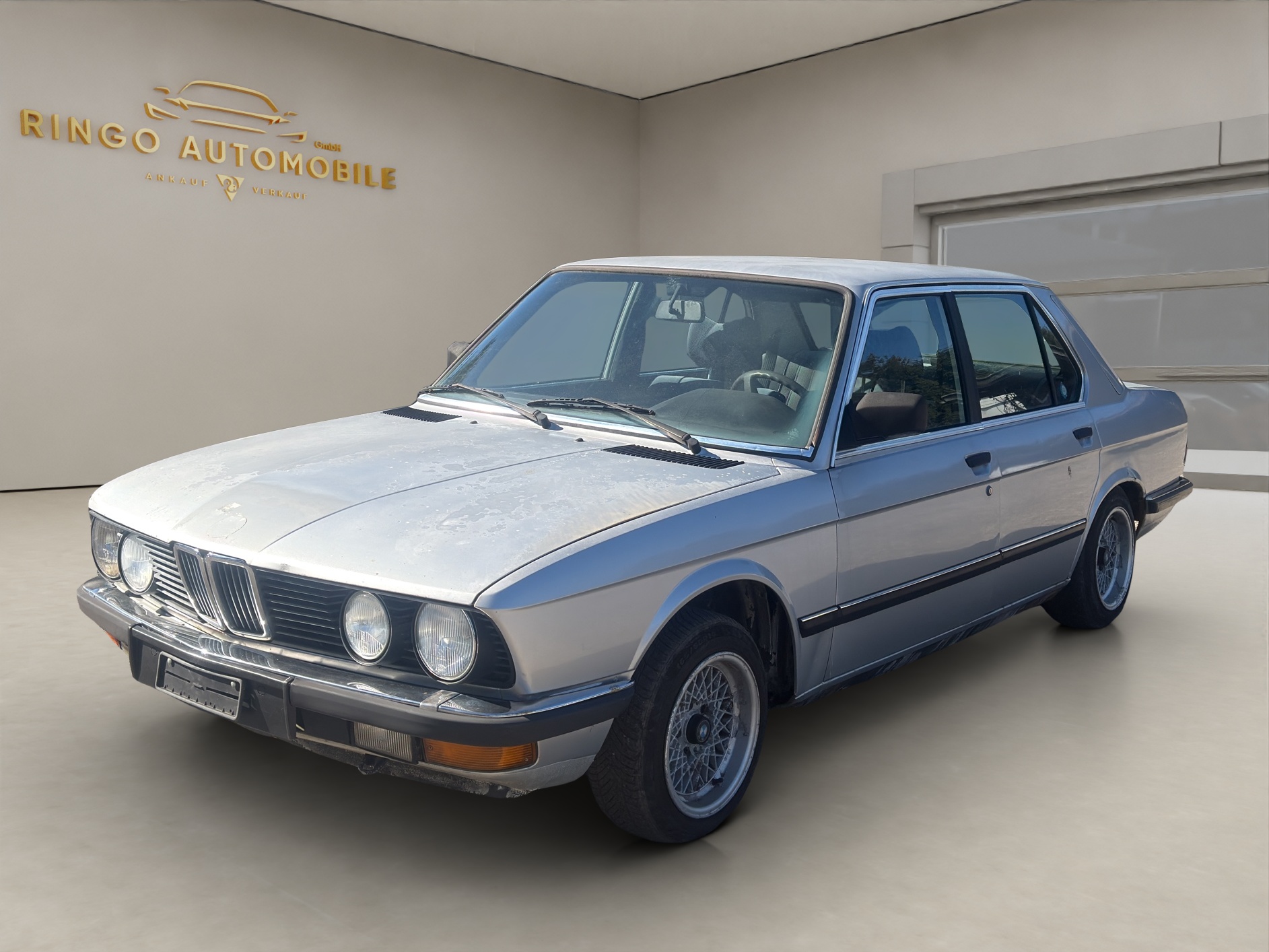 BMW 528i-image-1