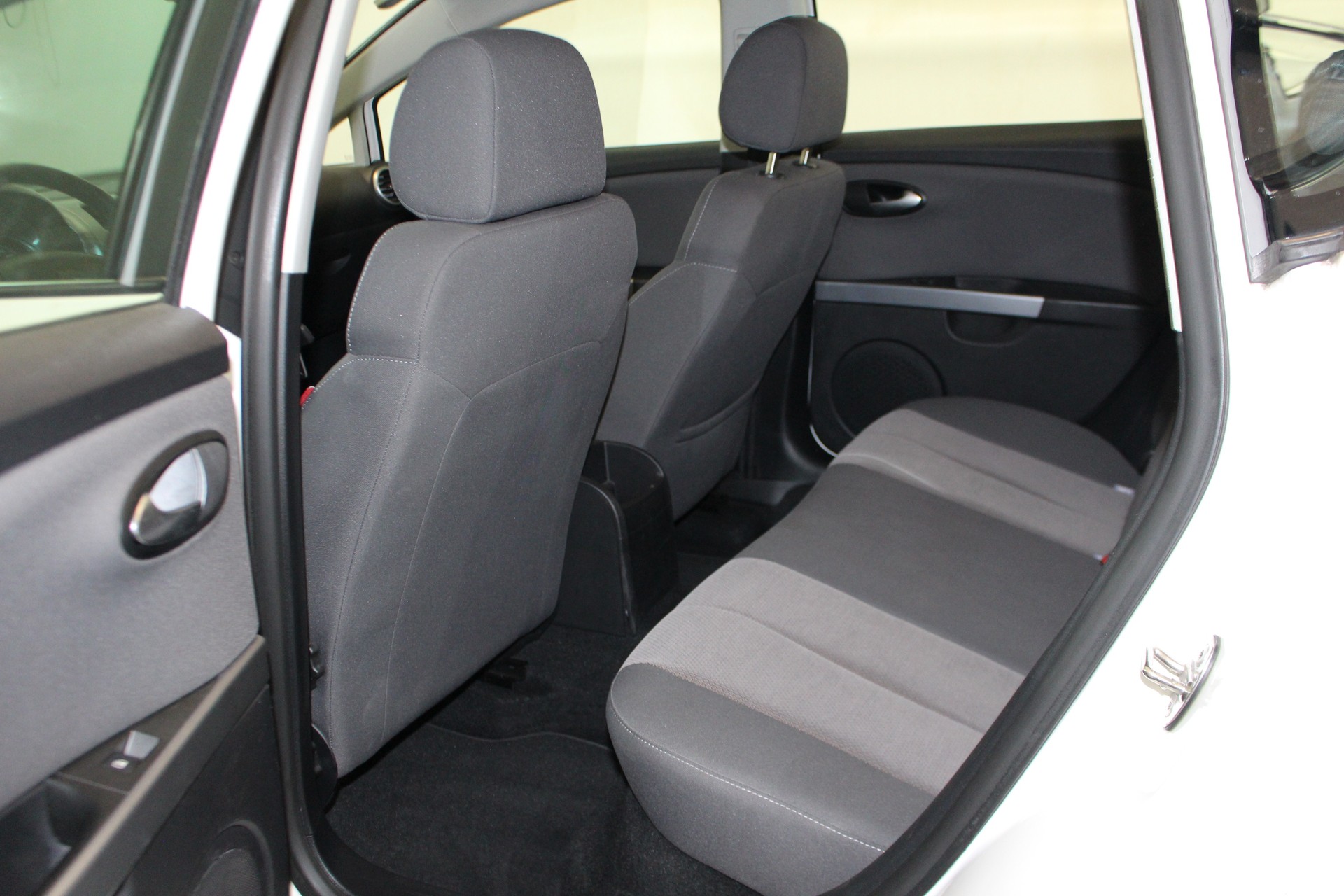 SEAT Leon 1.8 TSI Style DSG-image-7