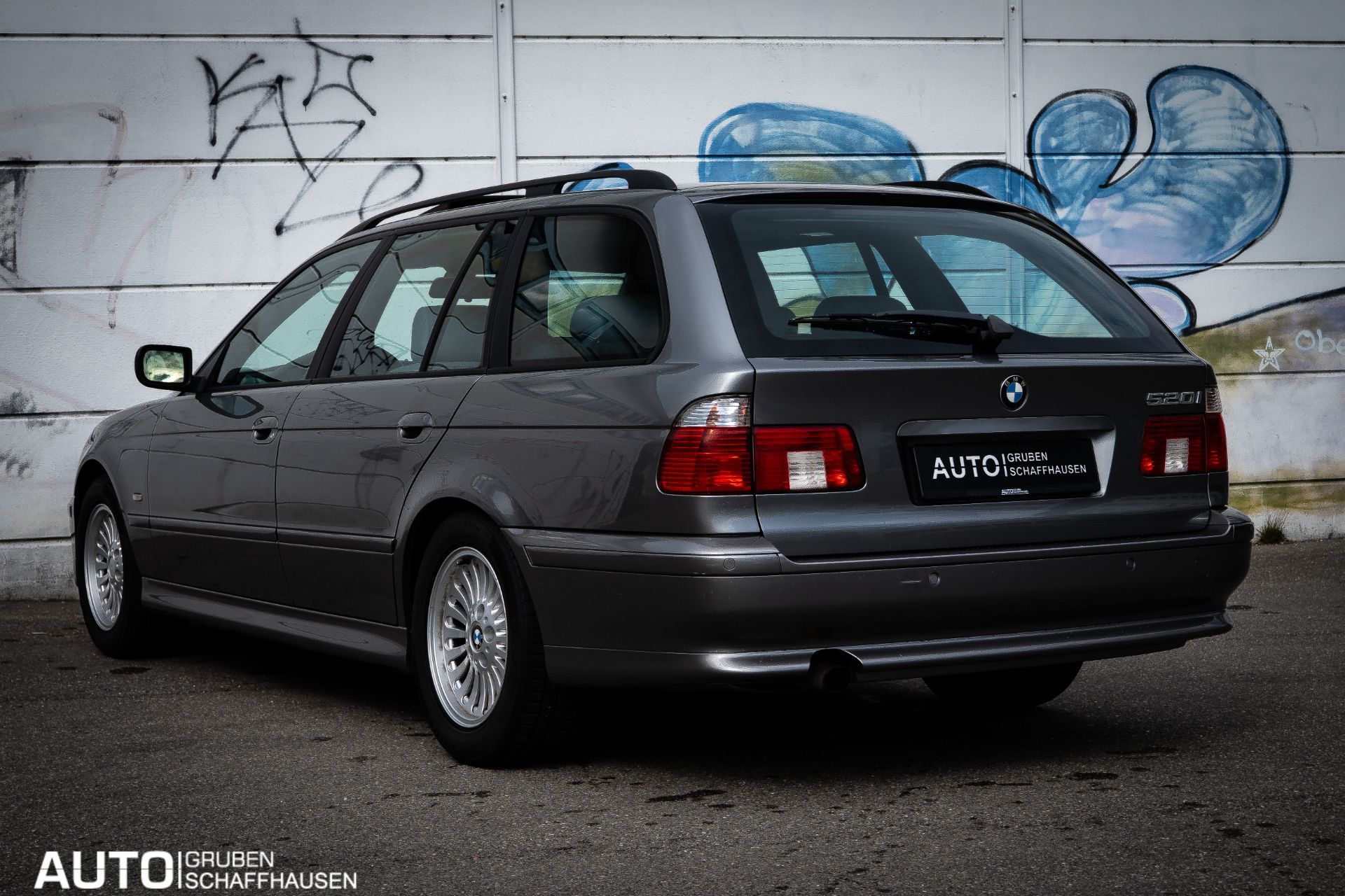 BMW 520 i Touring-image-24
