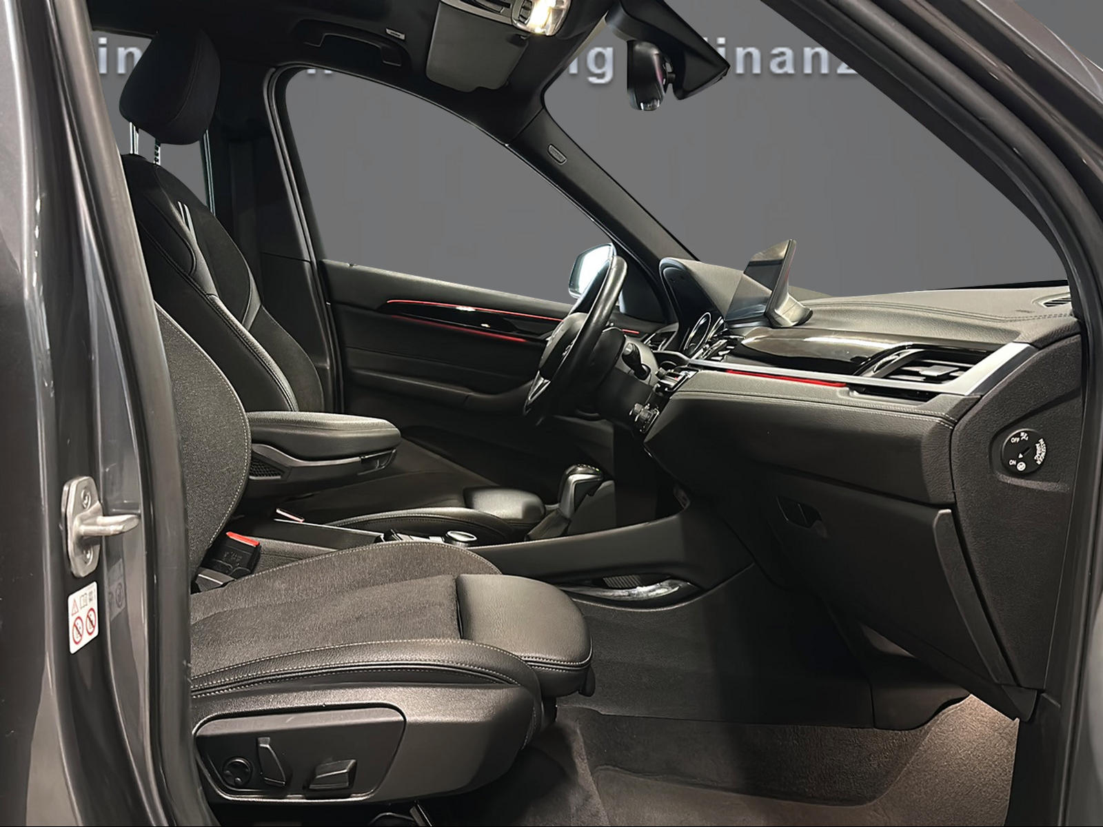 BMW X1 xDrive 25e Sport Line Steptronic-image-10