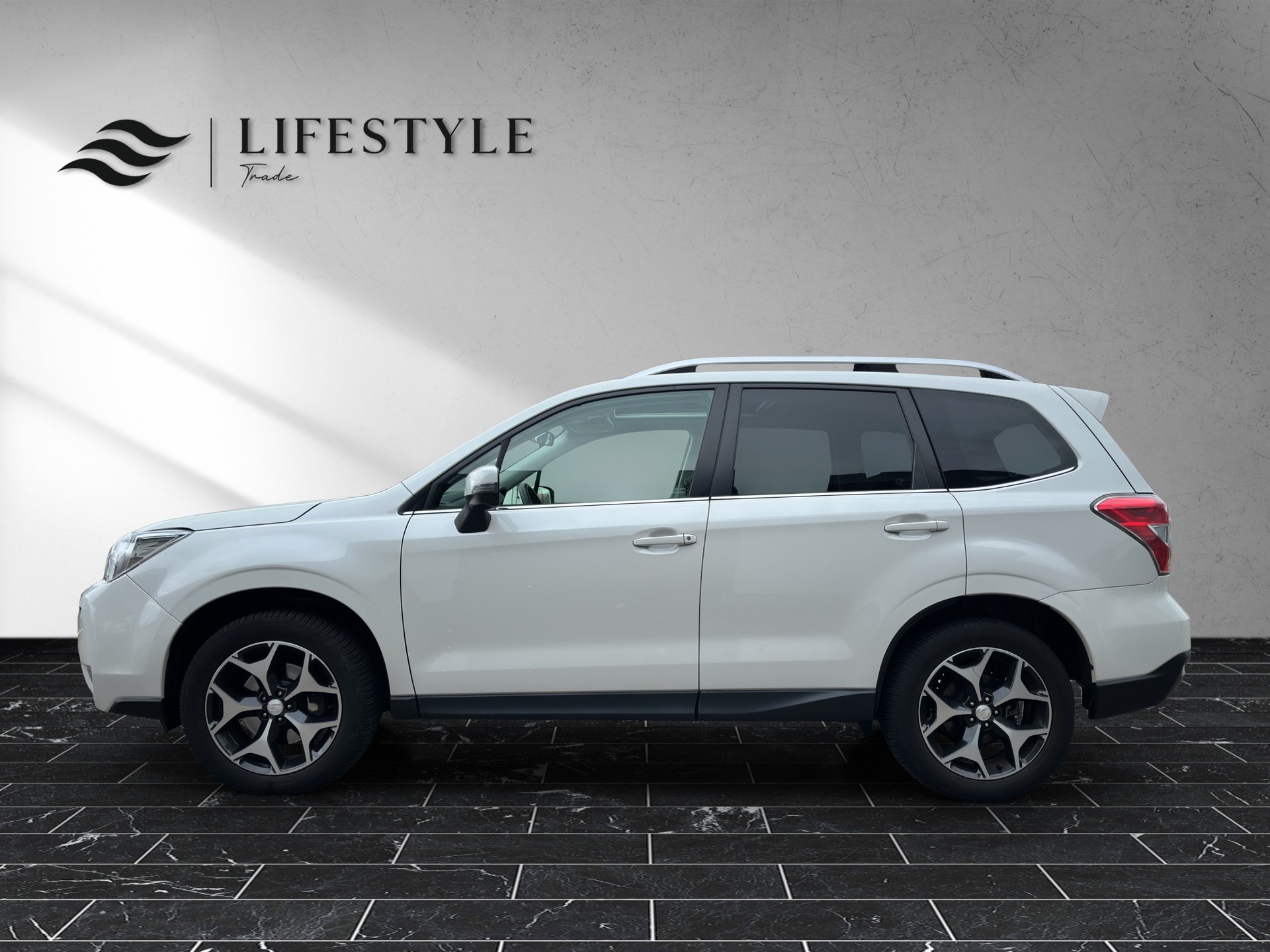 SUBARU Forester 2.0D Luxury Lineatronic-image-1