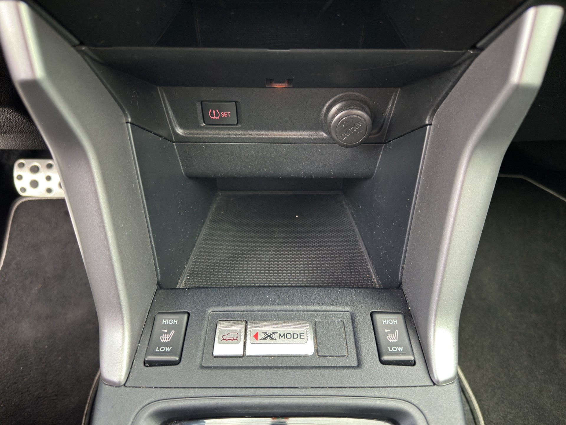 SUBARU Forester 2.0D Luxury Lineatronic-image-12