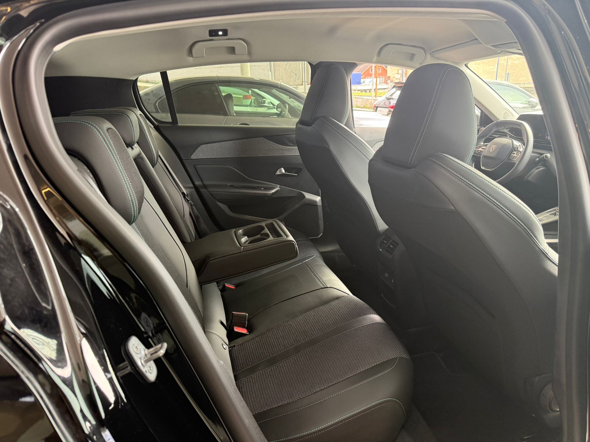 PEUGEOT 308 1.2 Pure Tech Allure EAT8-image-20