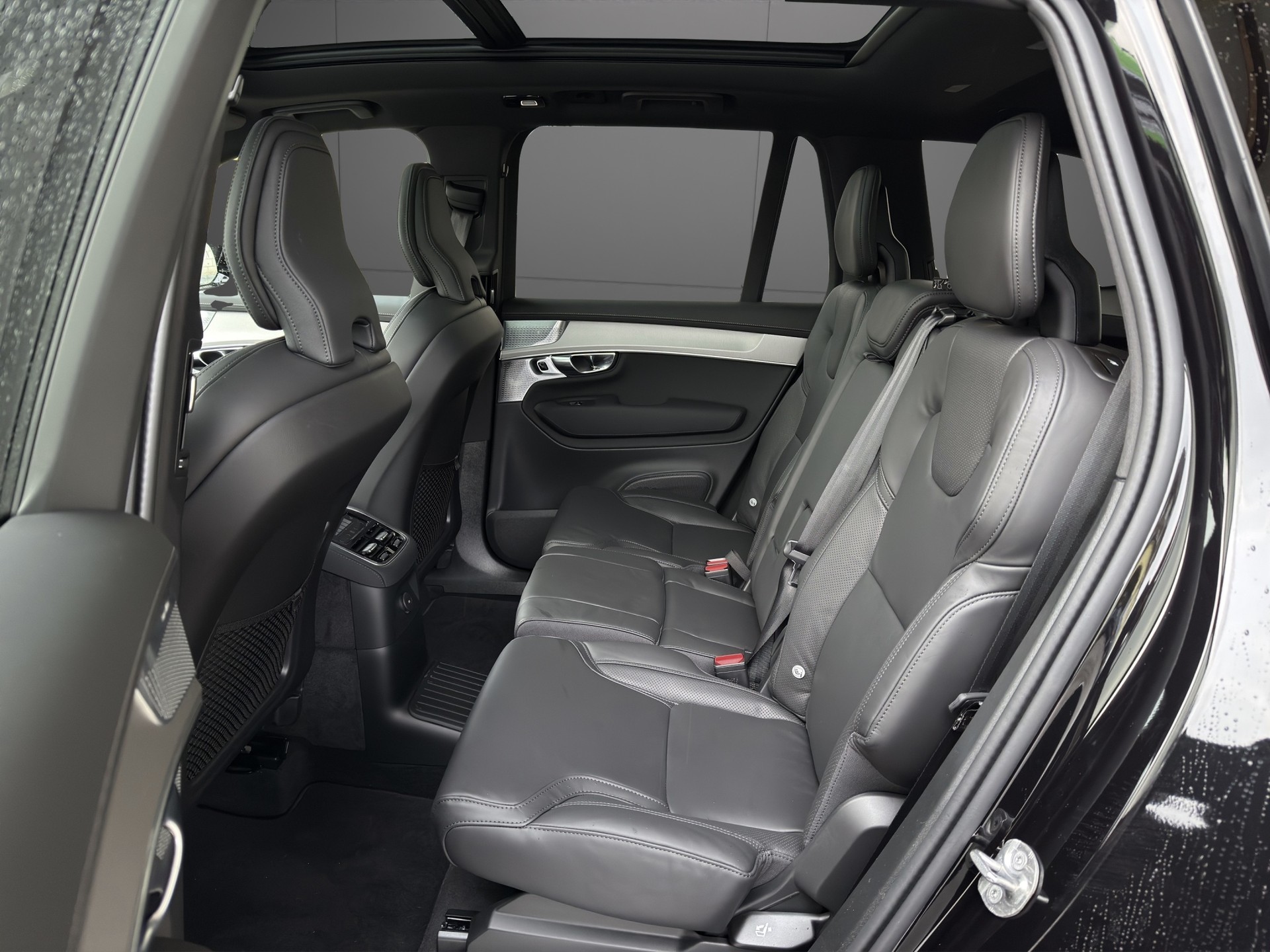 VOLVO XC90 T8 eAWD PluginHybrid Black Edition Ultra Geartronic-image-8