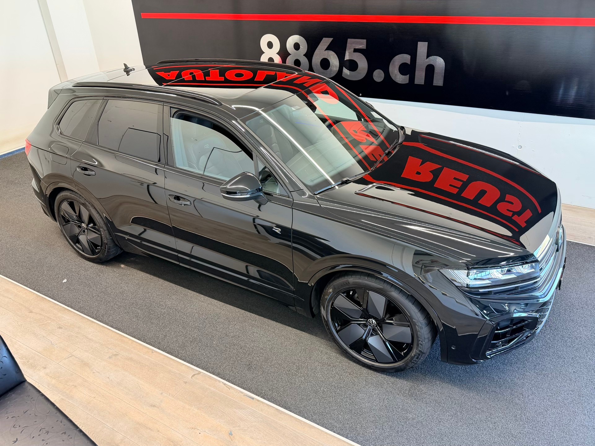 VW Touareg 3.0 TSI R-Line Tiptronic-image-4