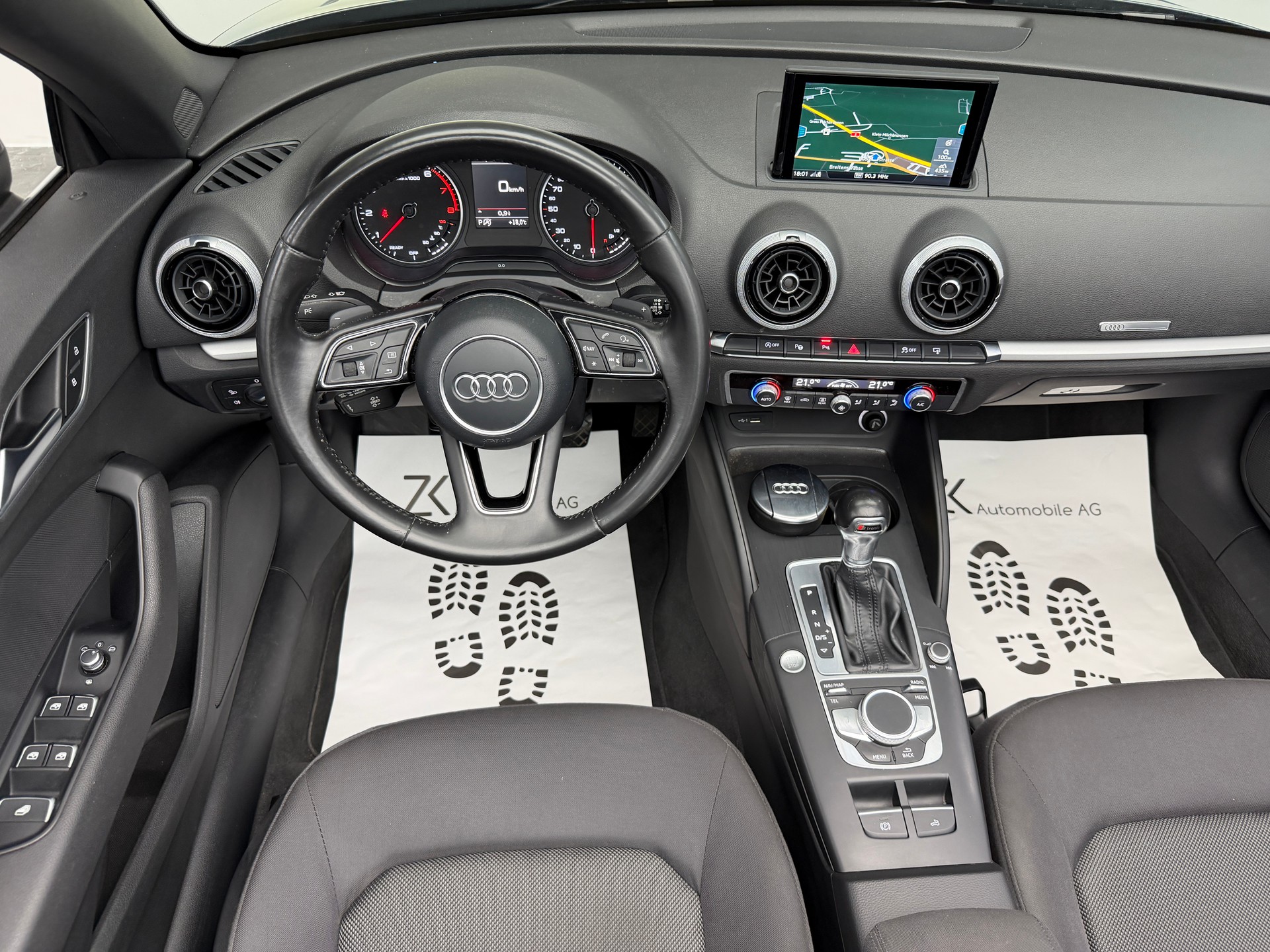 AUDI A3 Cabriolet 1.4 TFSI Sport Nano Grey Metallic S-tronic-image-10