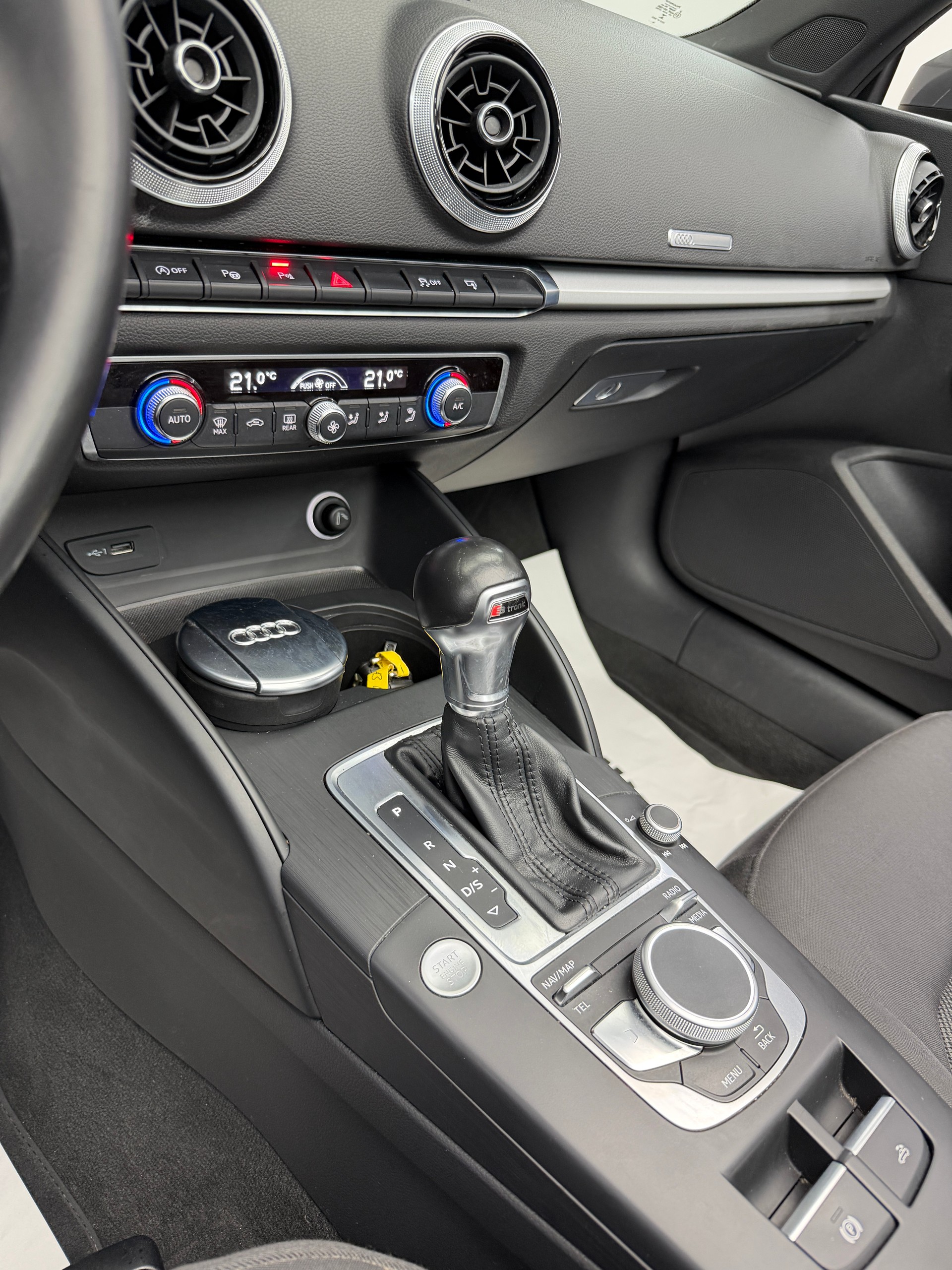 AUDI A3 Cabriolet 1.4 TFSI Sport Nano Grey Metallic S-tronic-image-13