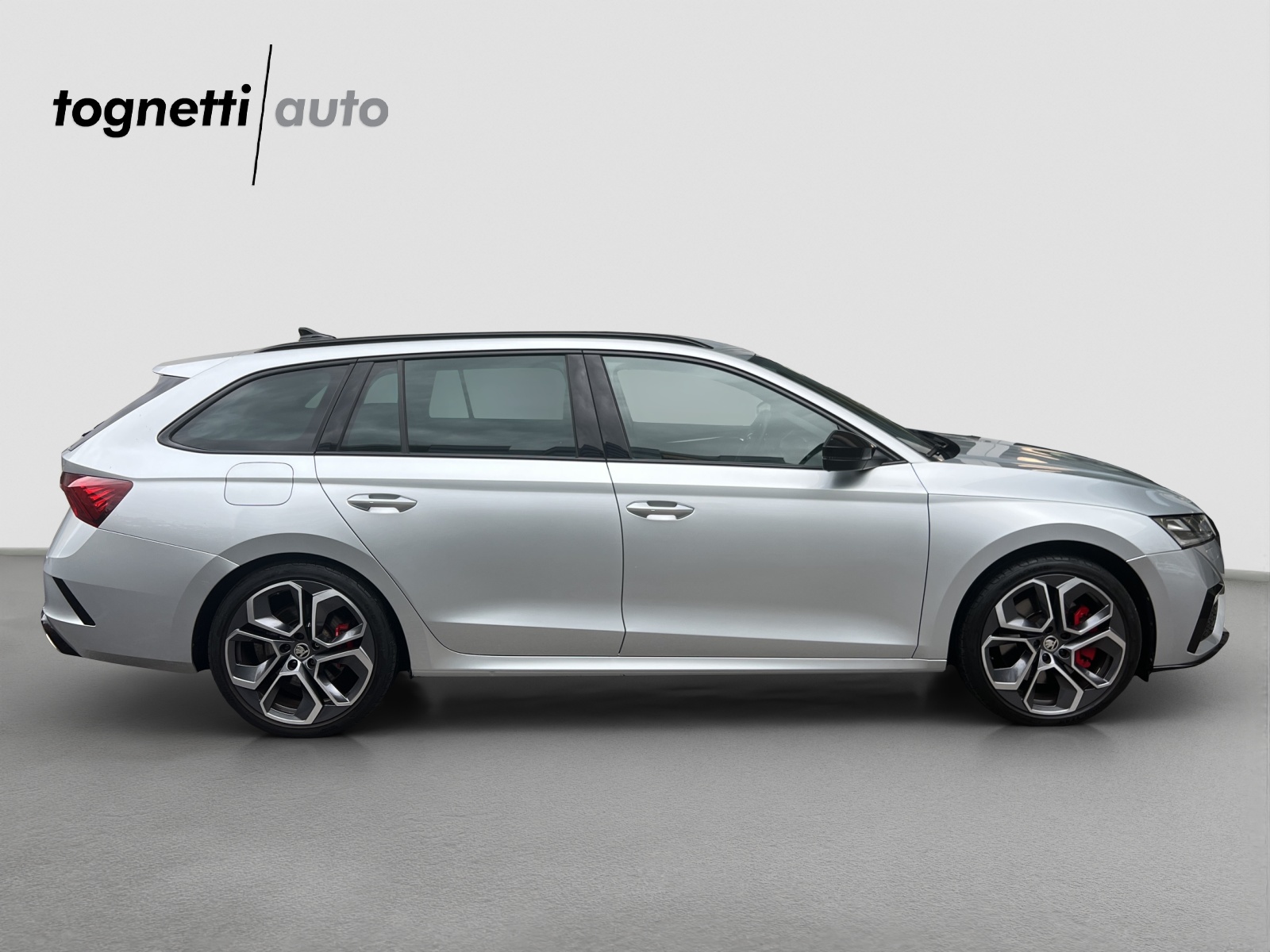 SKODA Octavia Combi 2.0 TSI DSG RS-image-2