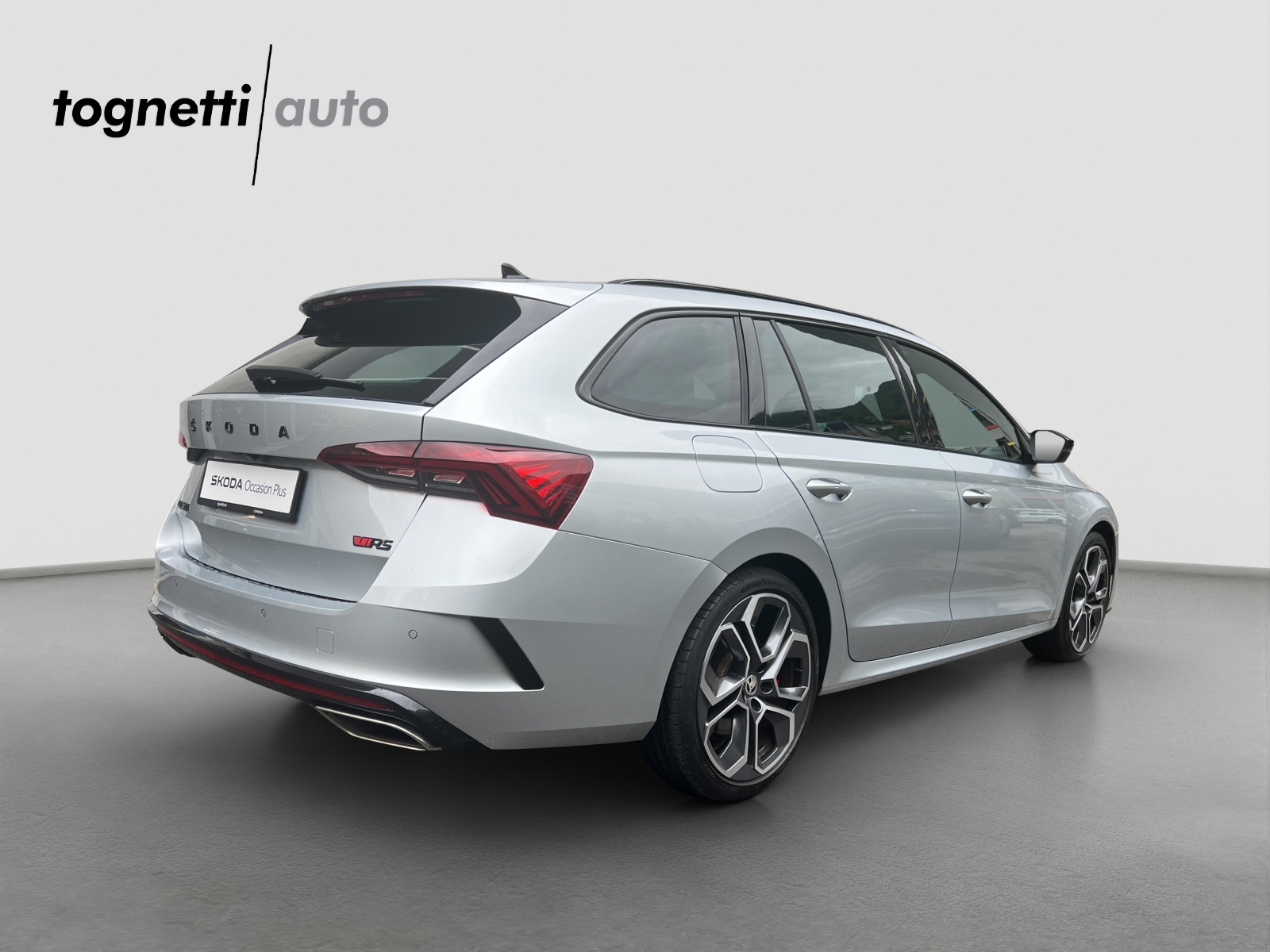 SKODA Octavia Combi 2.0 TSI DSG RS-image-3