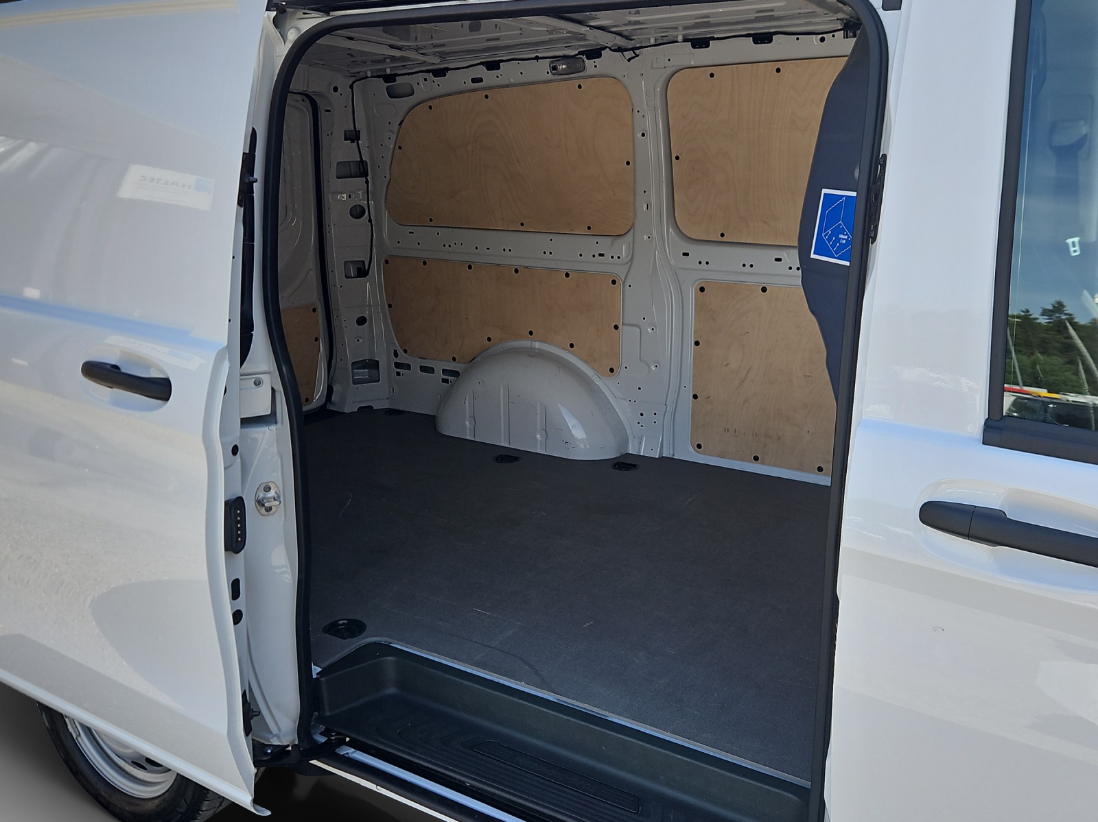 MERCEDES-BENZ eVito 112 Lang-image-8