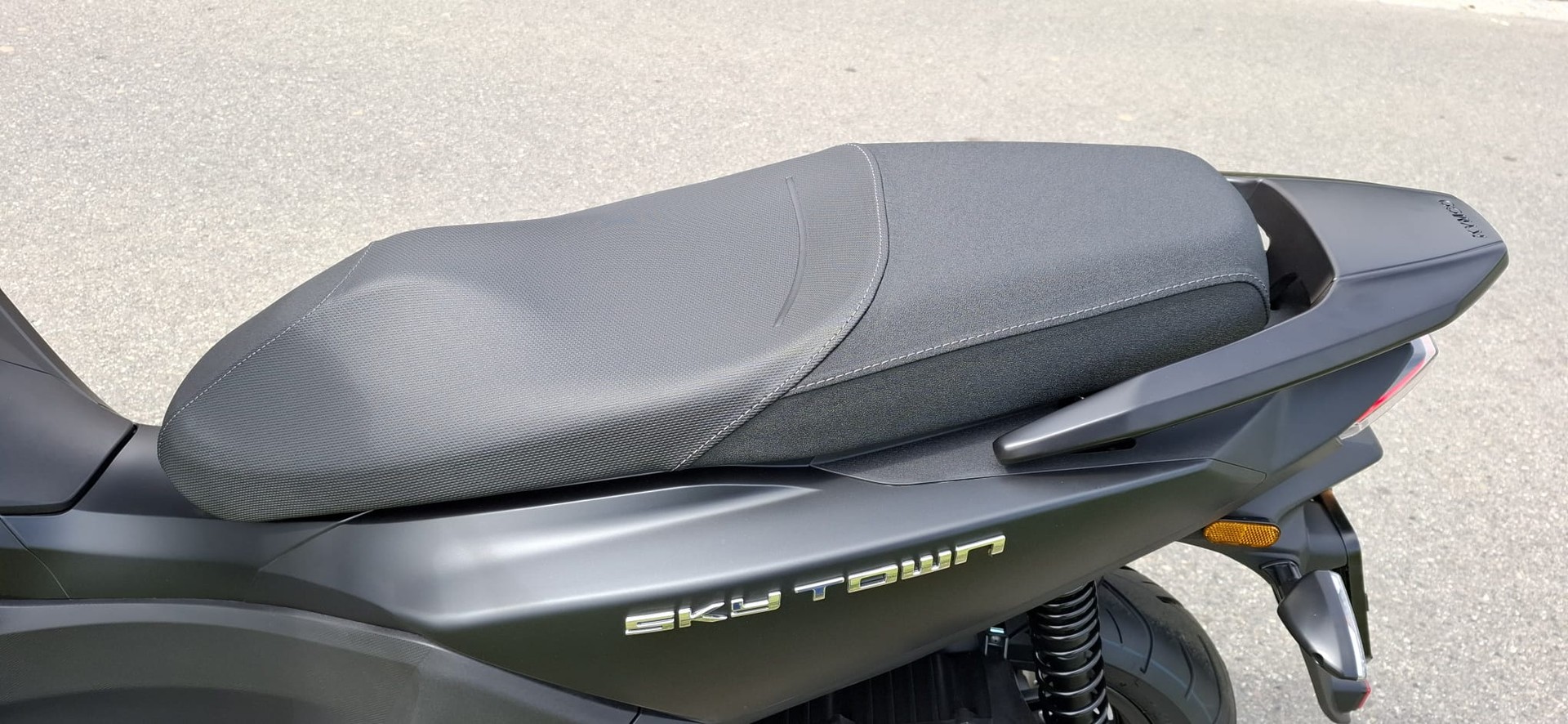 KYMCO SKY TOWN-image-12