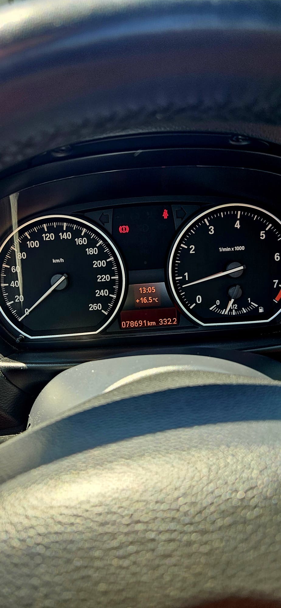 BMW 120i-image-8