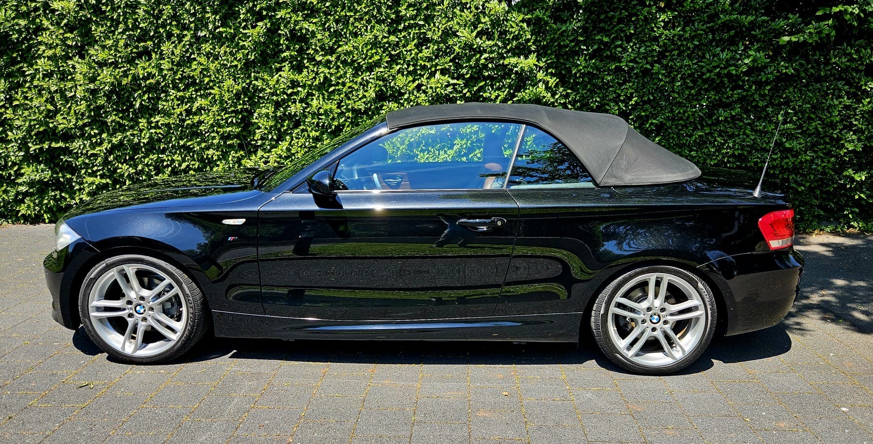 BMW 120i-image-11