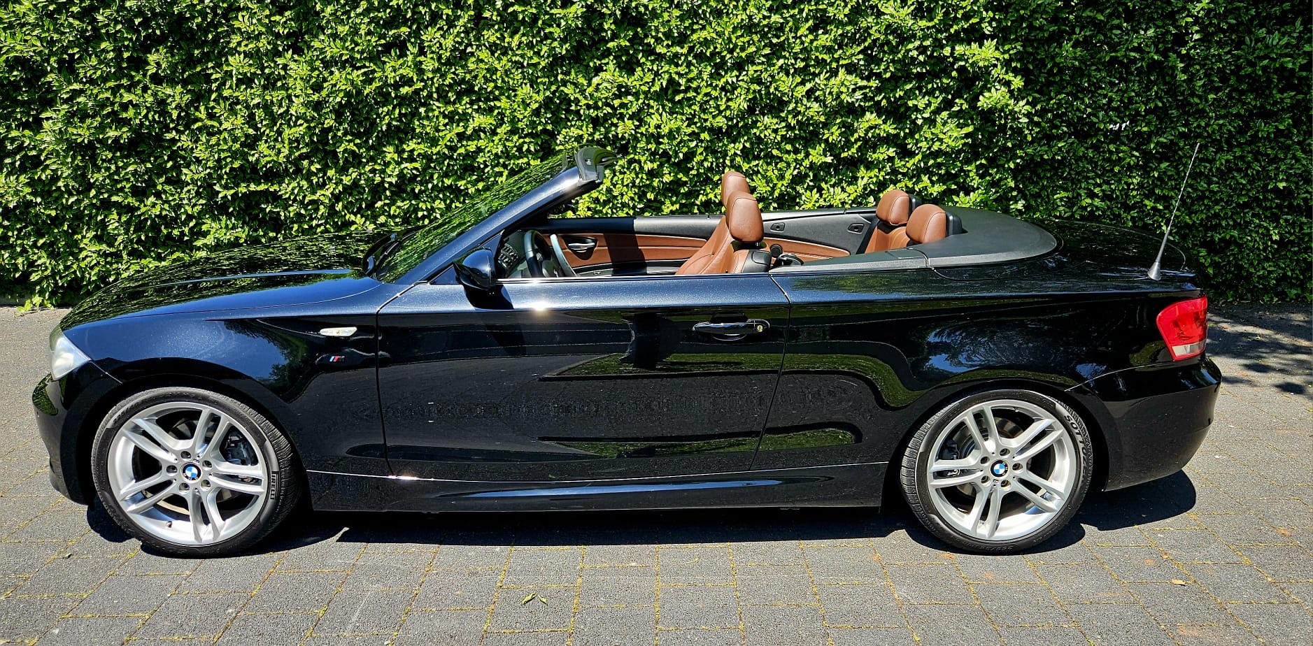 BMW 120i-image-18