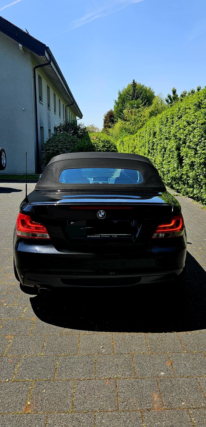 BMW 120i-image-10